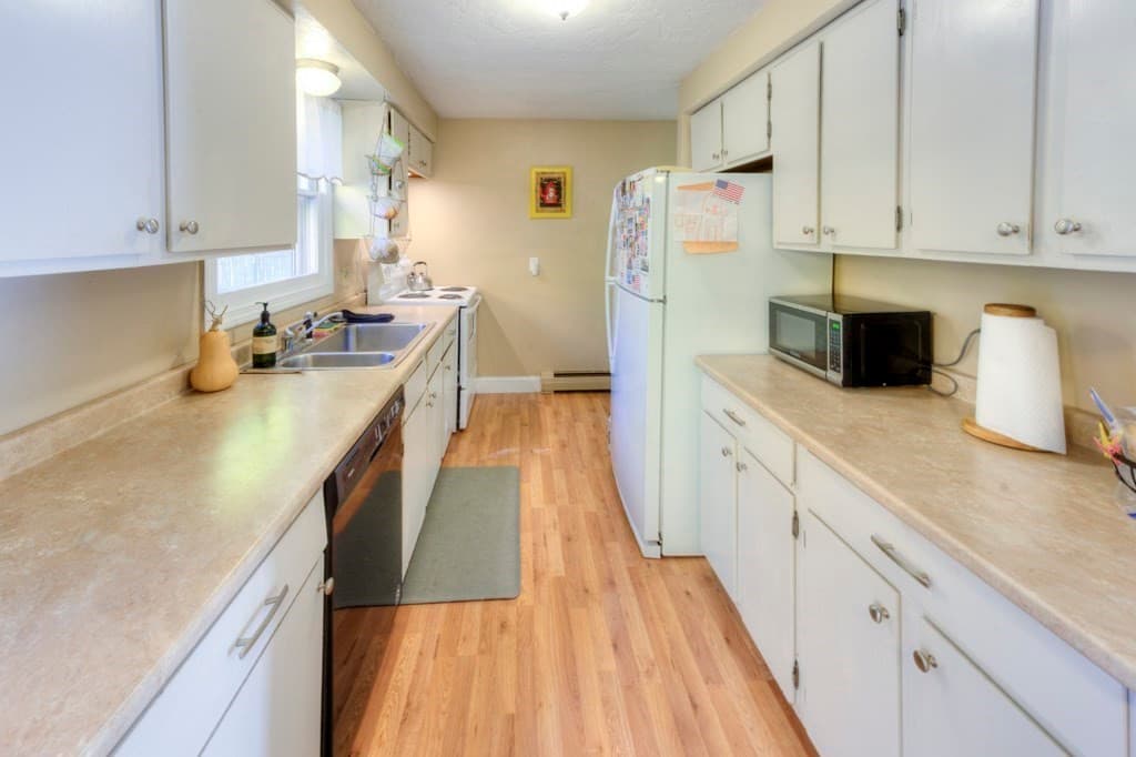 Single Family Residence at 19 Joppa Rd, Worcester MA 01602, photo 5 of 24