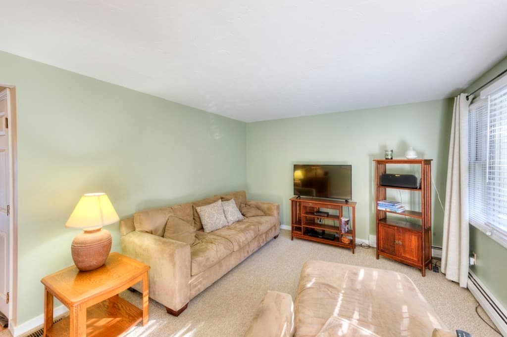 Single Family Residence at 19 Joppa Rd, Worcester MA 01602, photo 4 of 24