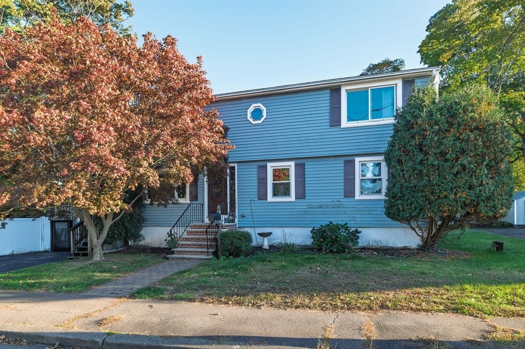 51 Maple St, Weymouth MA 02189