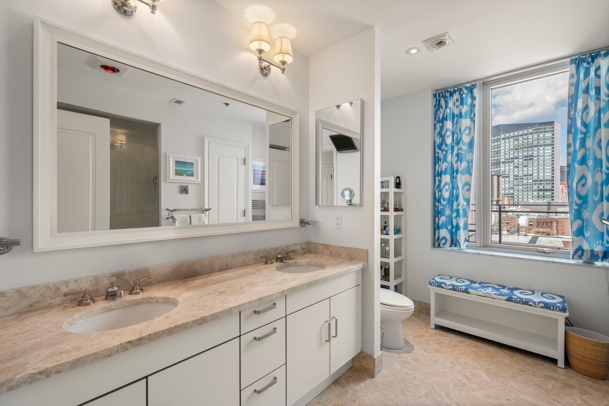 Condominium at 1 Charles Street South, Boston MA 02116, photo 16 of 25