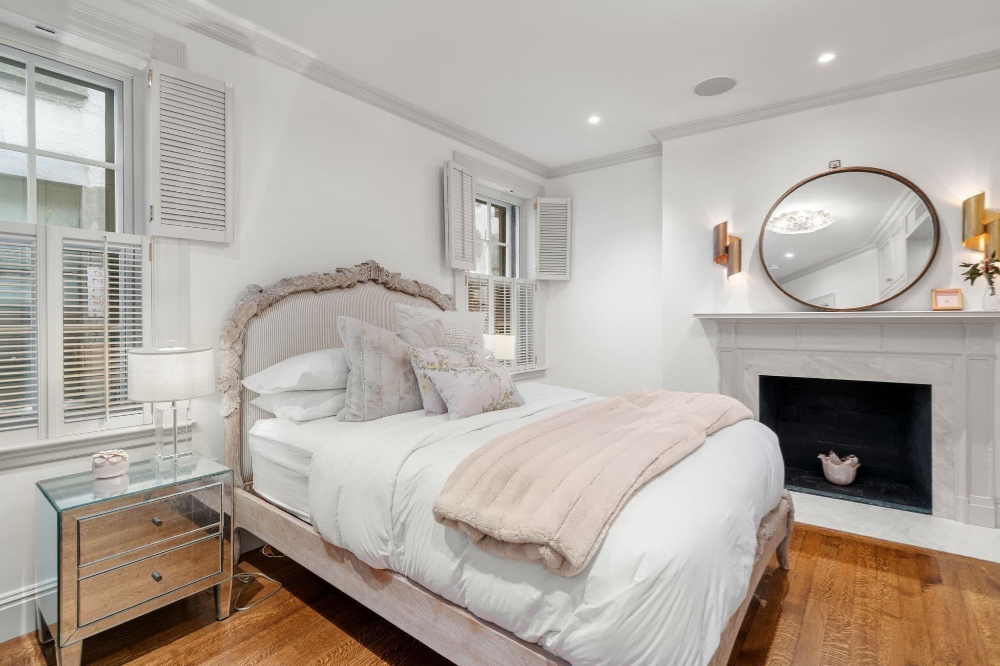 Condominium at 4 West Hill Place # 4, Boston MA 02114, photo 13 of 24