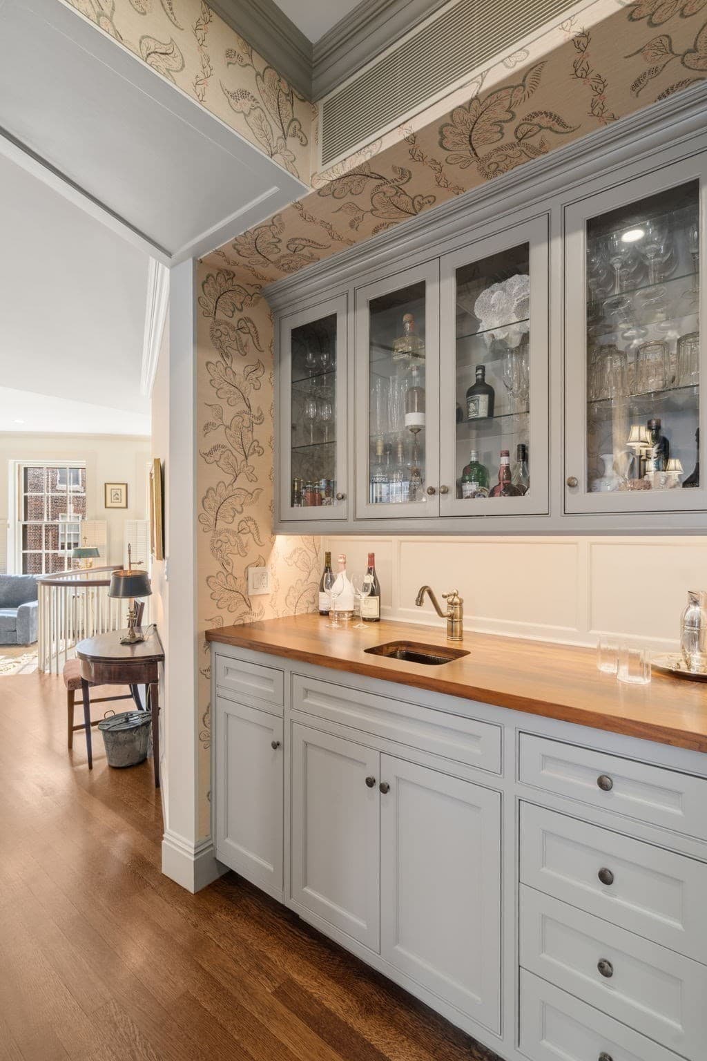 Condominium at 4 West Hill Place # 4, Boston MA 02114, photo 8 of 24