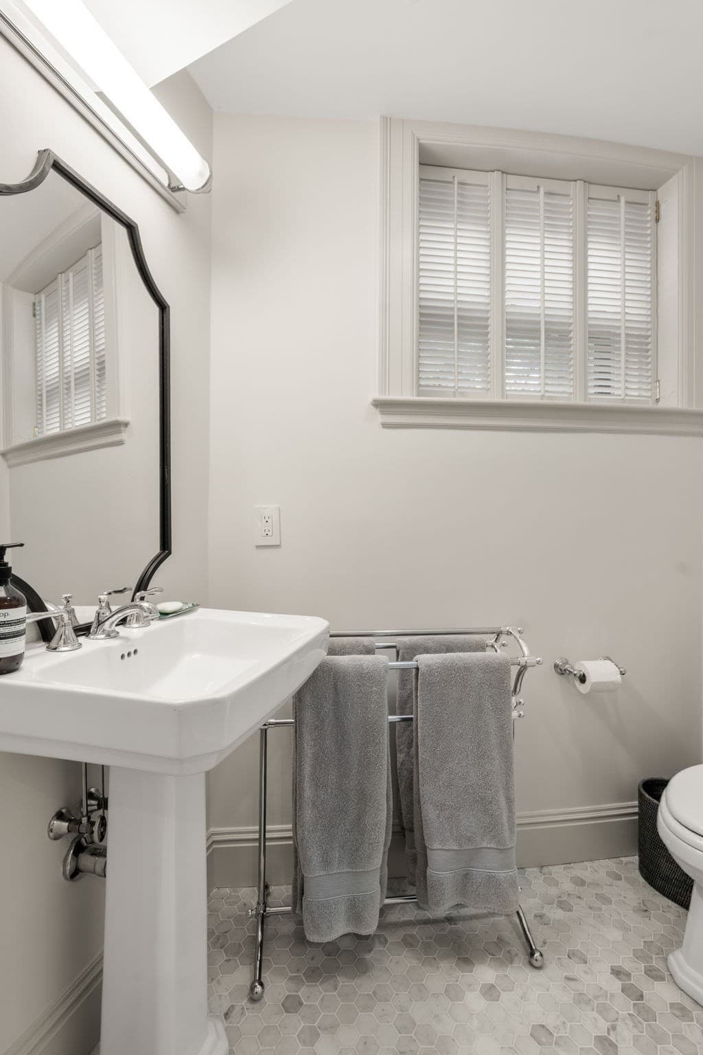 Condominium at 4 West Hill Place # 4, Boston MA 02114, photo 21 of 24