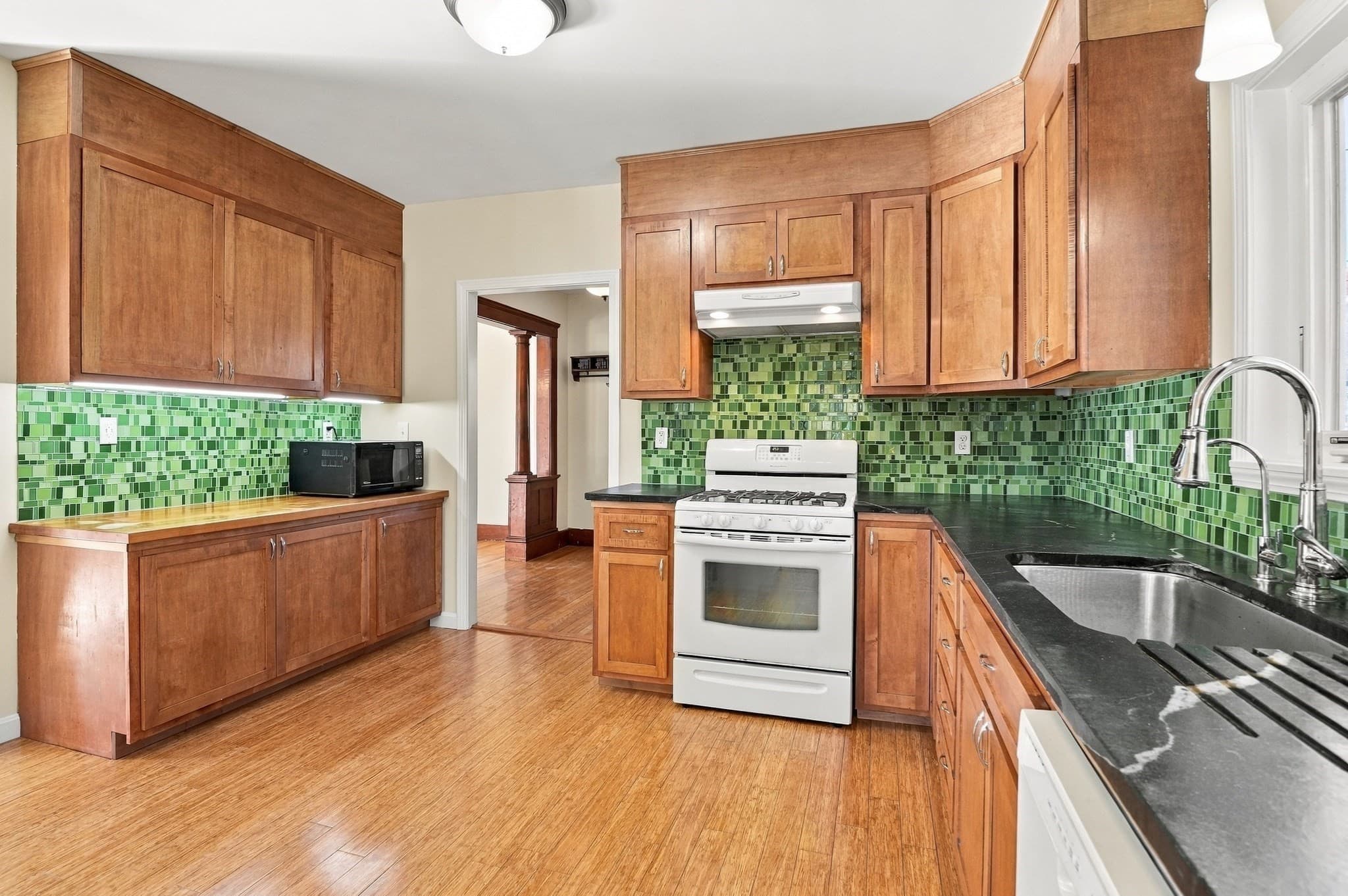 Single Family Residence at 3 Cutting Avenue, Worcester MA 01606, photo 7 of 31