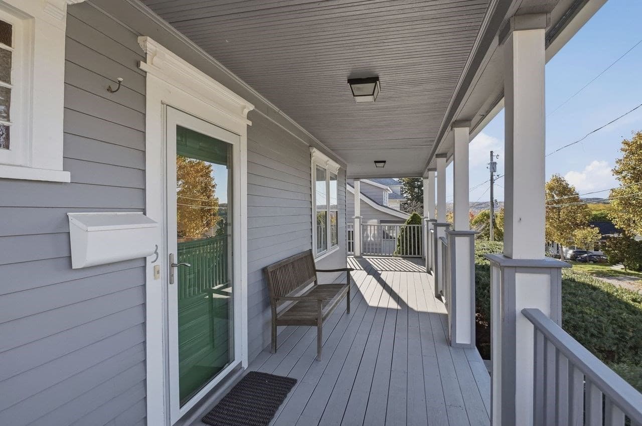 Single Family Residence at 3 Cutting Avenue, Worcester MA 01606, photo 3 of 31