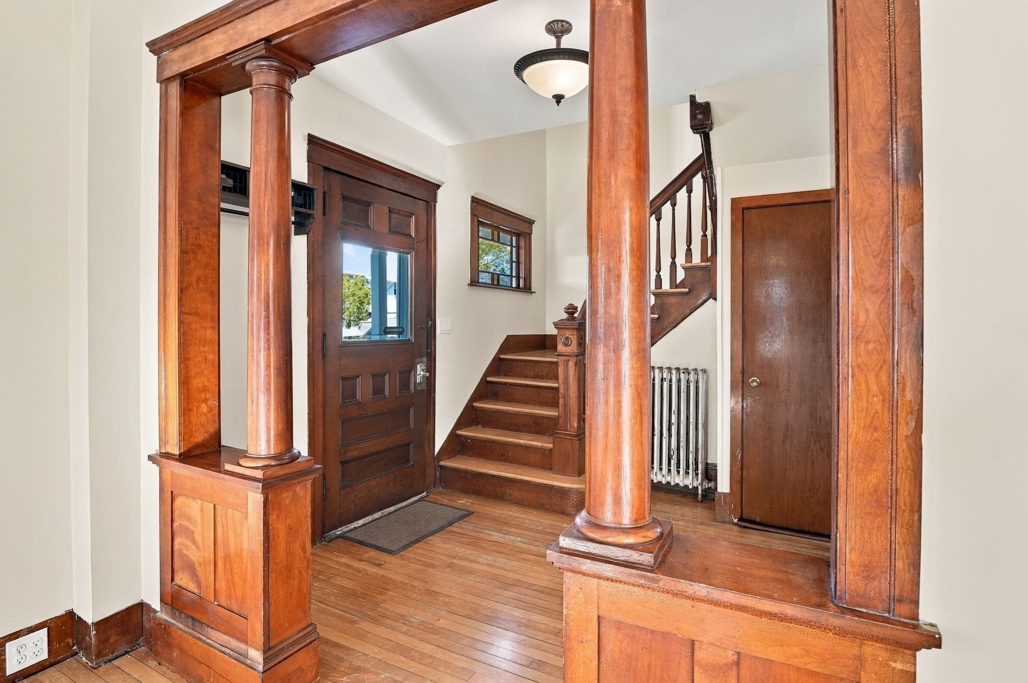 Single Family Residence at 3 Cutting Avenue, Worcester MA 01606, photo 4 of 31