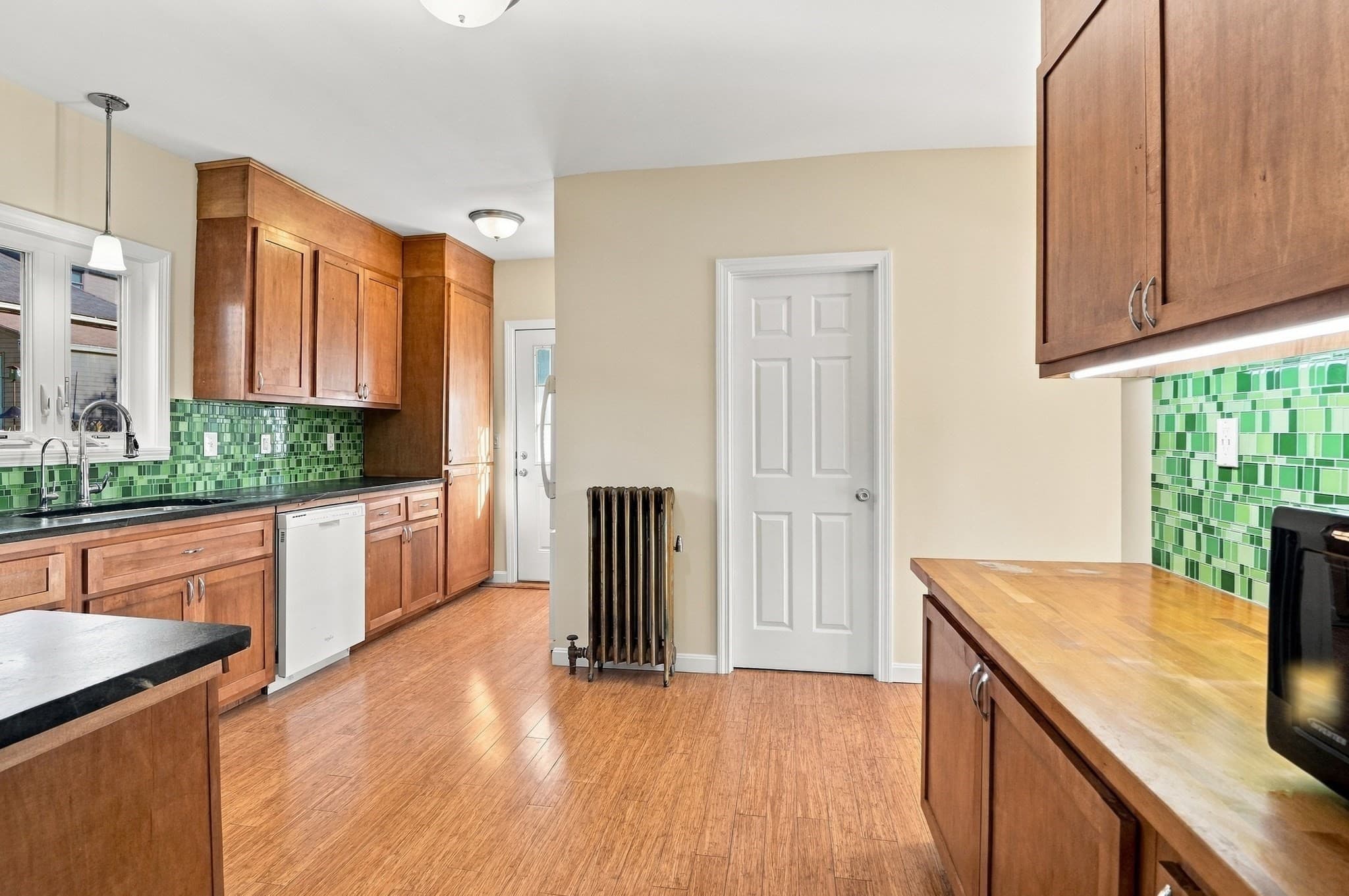 Single Family Residence at 3 Cutting Avenue, Worcester MA 01606, photo 8 of 31
