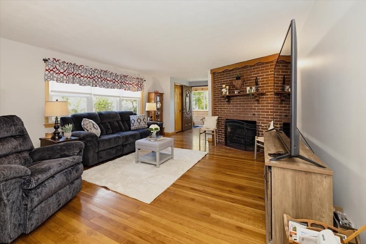 Single Family Residence at 40 Dudley Rd, Billerica MA 01821, photo 9 of 42
