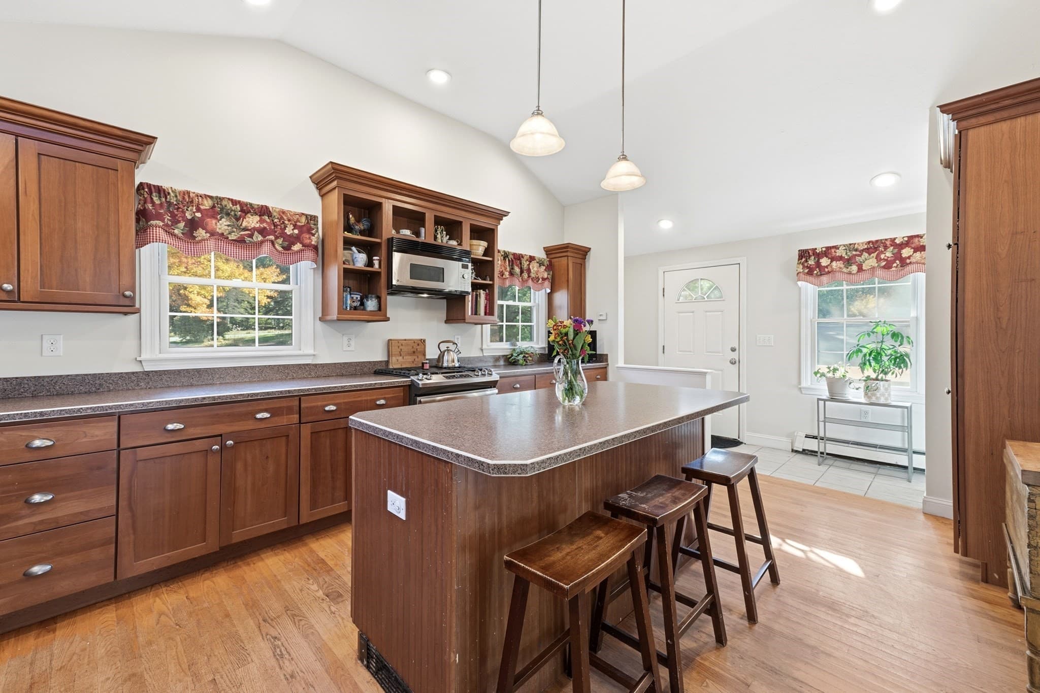 Single Family Residence at 939 Hildreth Street, Dracut MA 01826, photo 35 of 42