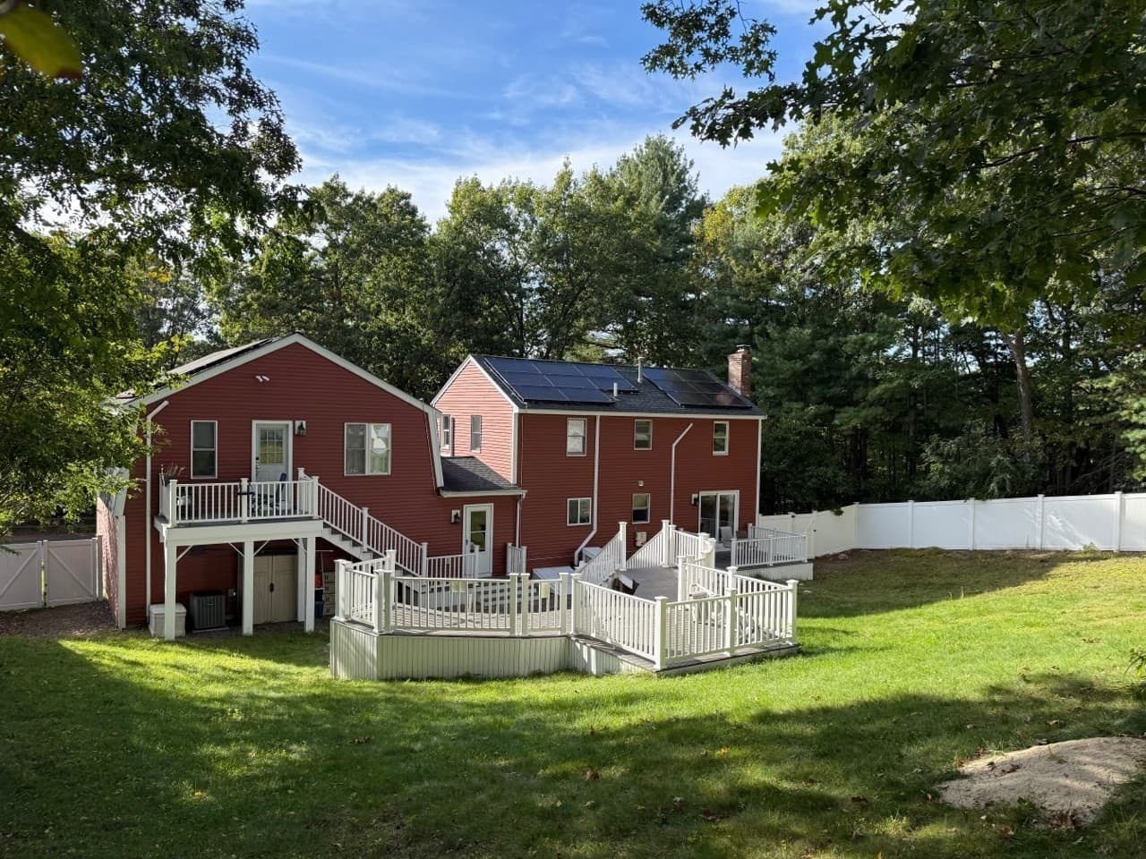Single Family Residence at 2 Stonehedge Circle, Billerica MA 01821, photo 3 of 14