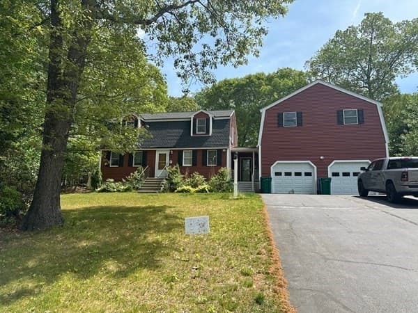 2 Stonehedge Circle, Billerica MA 01821