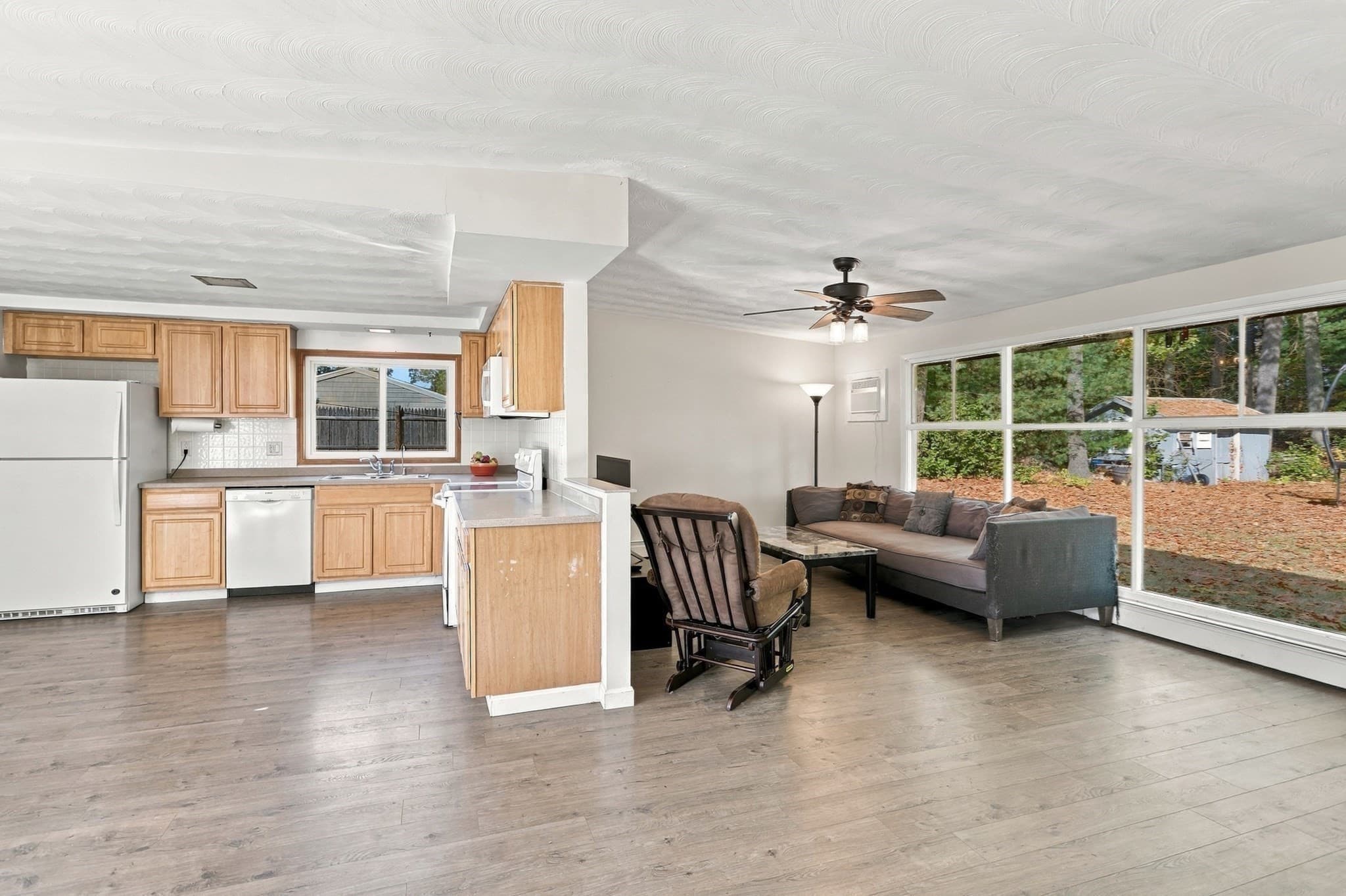 Single Family Residence at 5 Judith Rd, Chelmsford MA 01824, photo 8 of 28