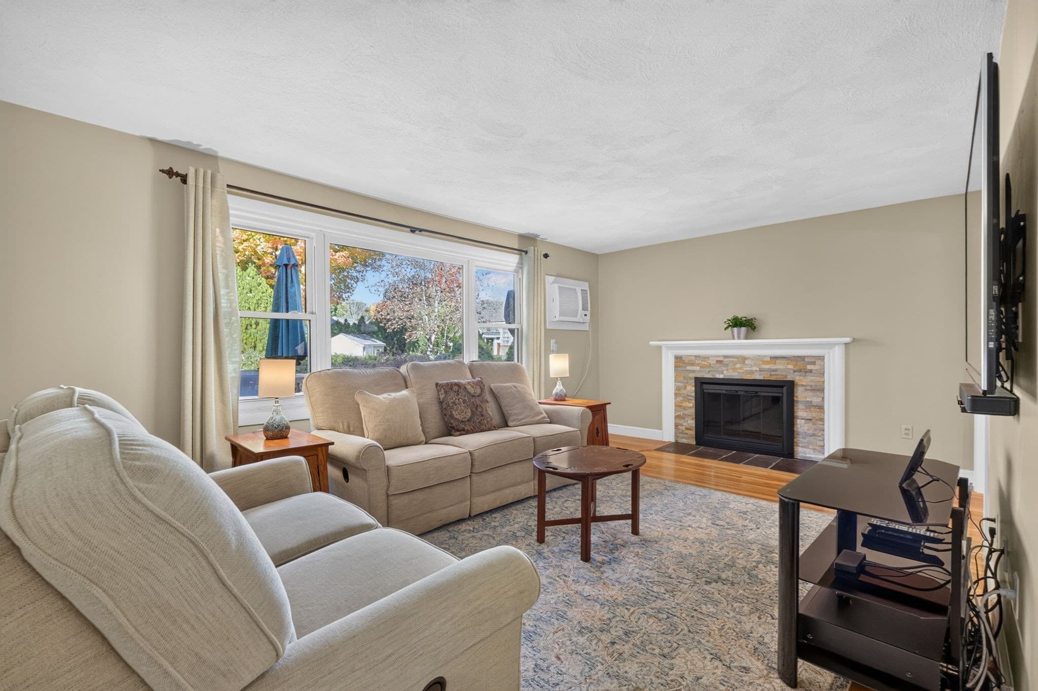 Single Family Residence at 90 Woodstock St, North Andover MA 01845, photo 16 of 42
