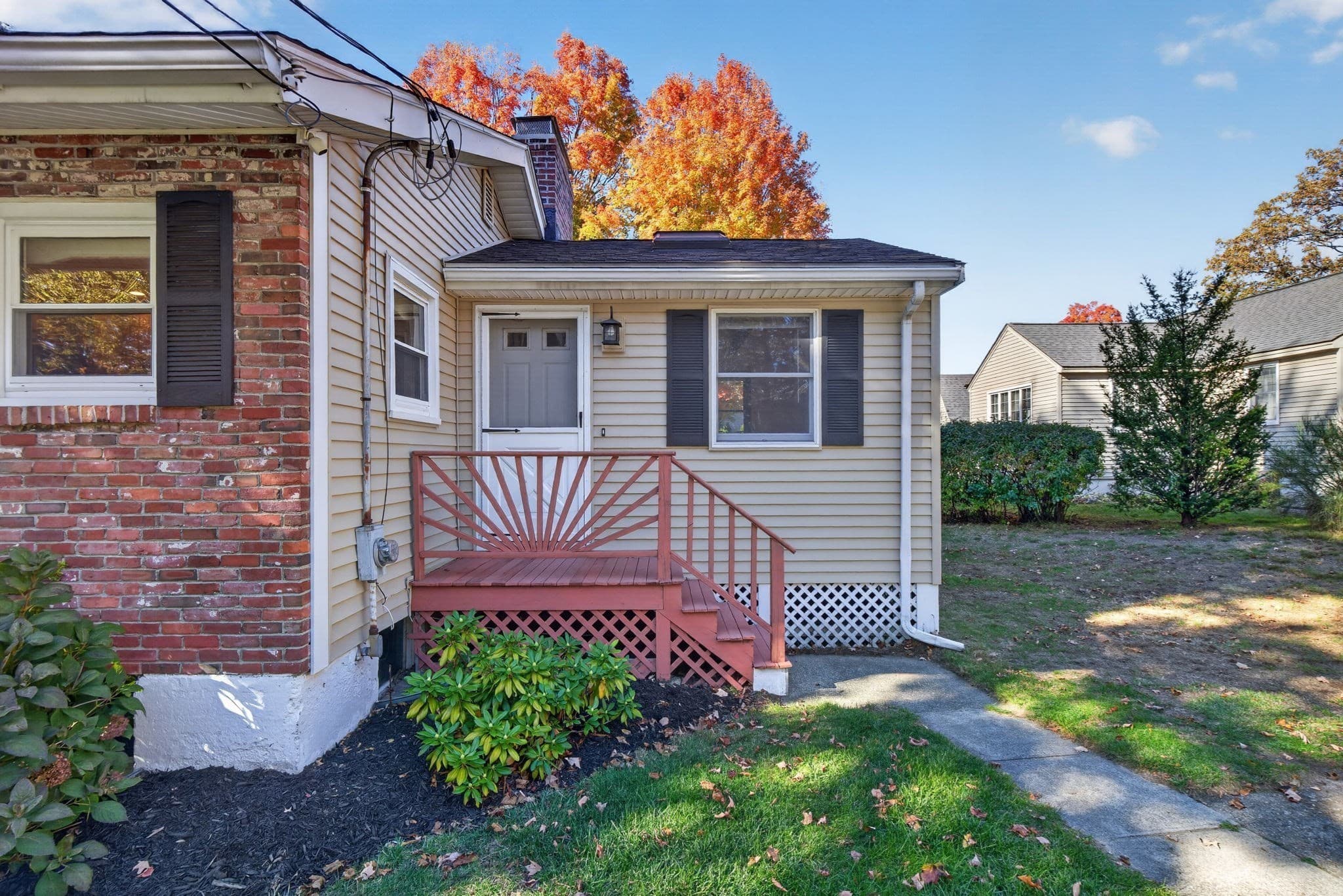 Single Family Residence at 90 Woodstock St, North Andover MA 01845, photo 4 of 42