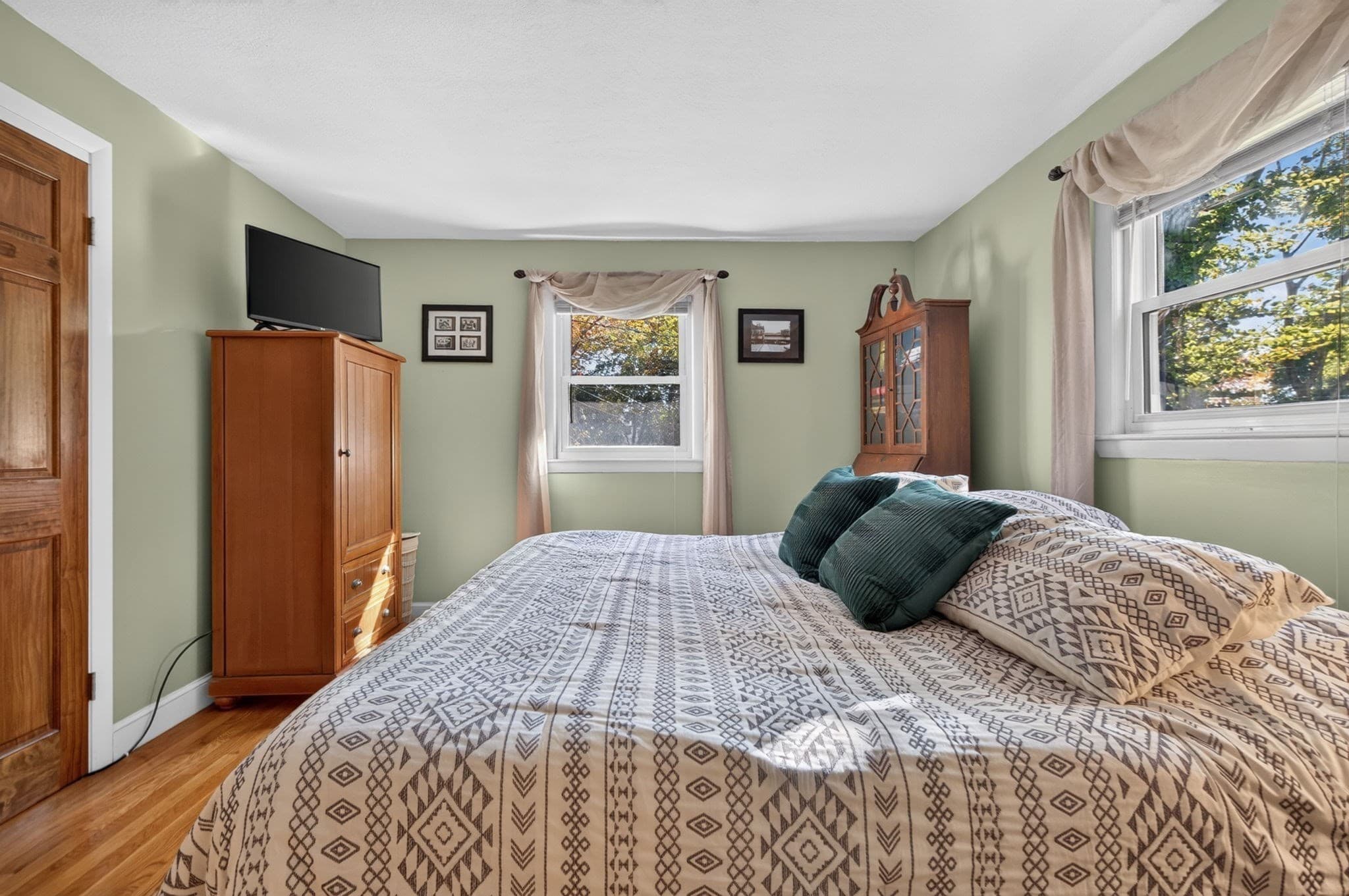 Single Family Residence at 90 Woodstock St, North Andover MA 01845, photo 25 of 42