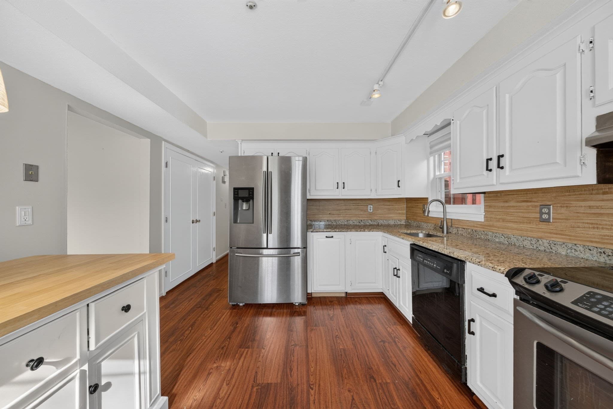 Condominium at 199 Erin Rd # 199, Stoughton MA 02072, photo 4 of 24