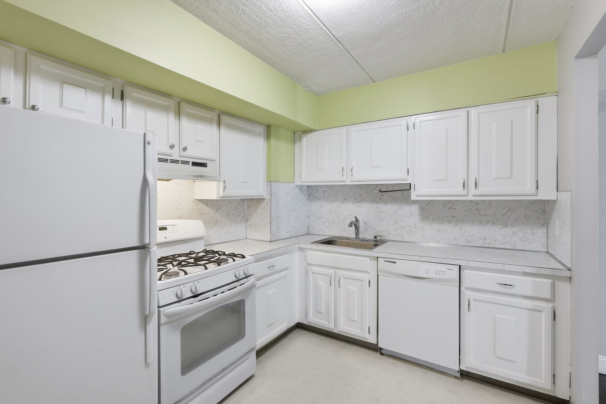 Condominium at 1500 Worcester Rd # 719, Framingham MA 01702, photo 10 of 32
