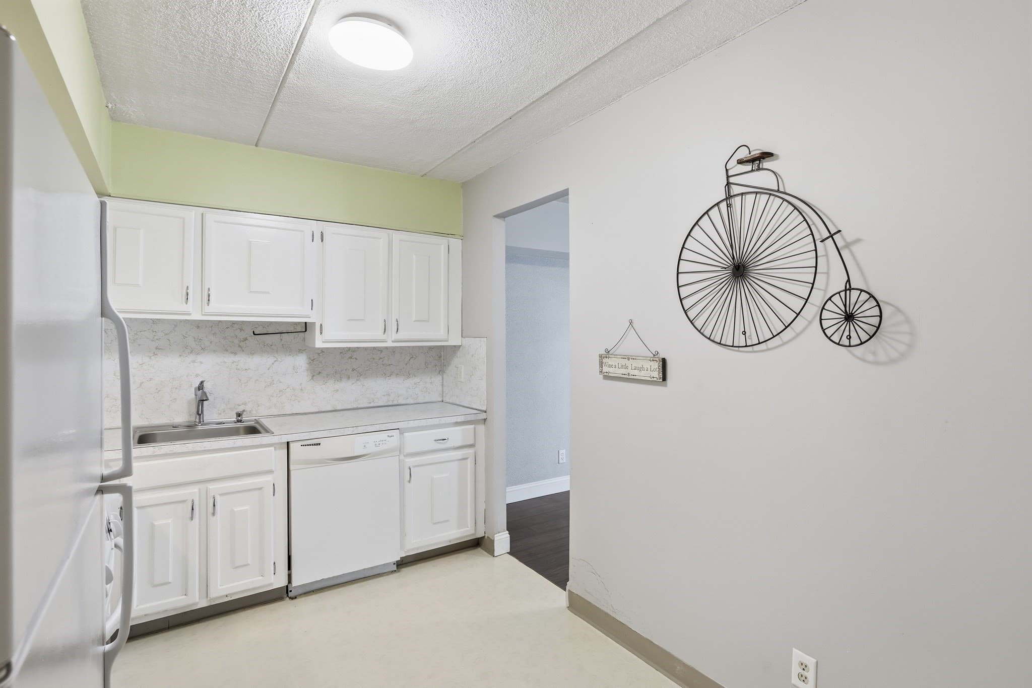 Condominium at 1500 Worcester Rd # 719, Framingham MA 01702, photo 11 of 32