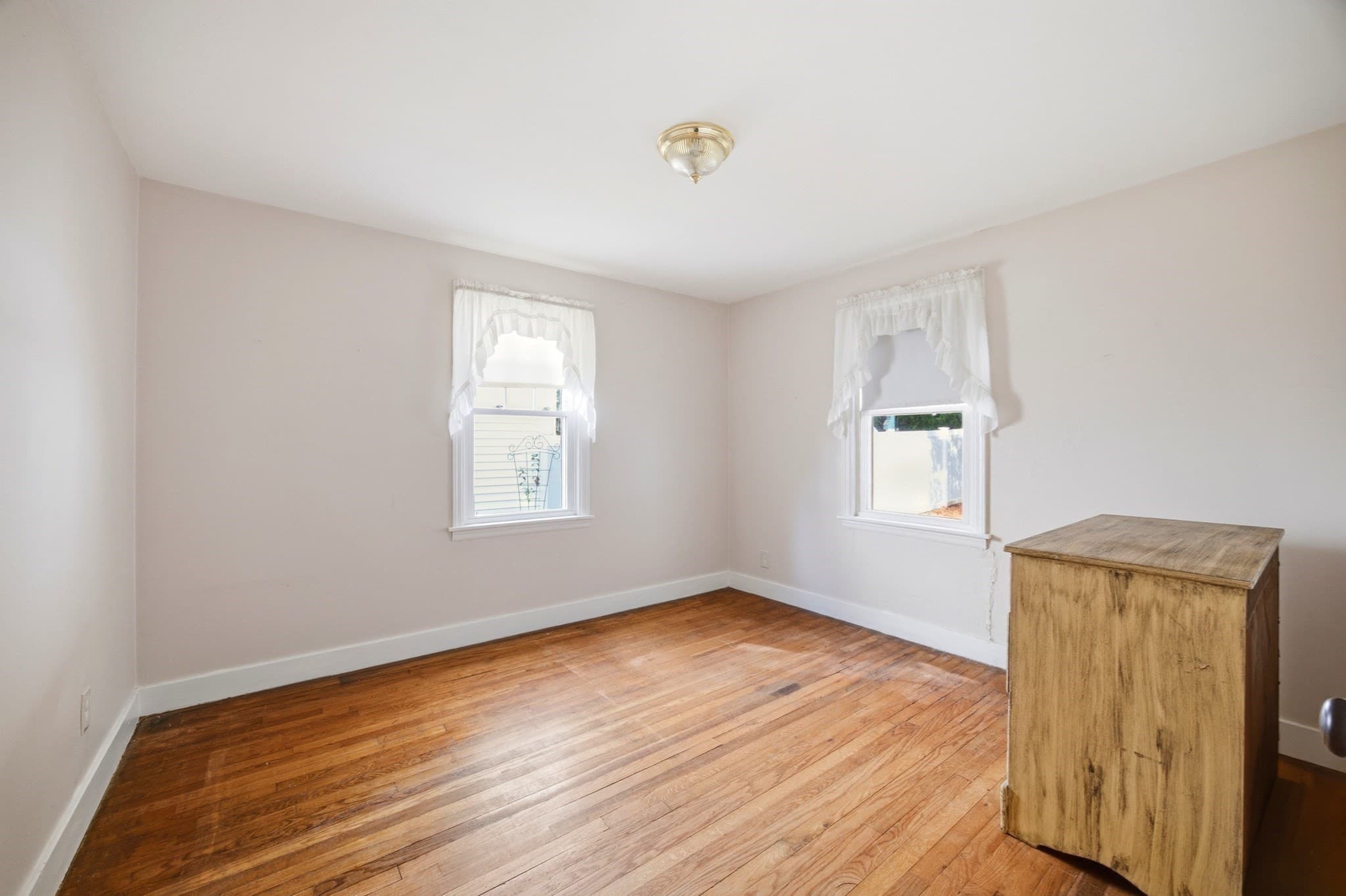 Single Family Residence at 163 Ellsworth Ave, Springfield MA 01118, photo 14 of 31