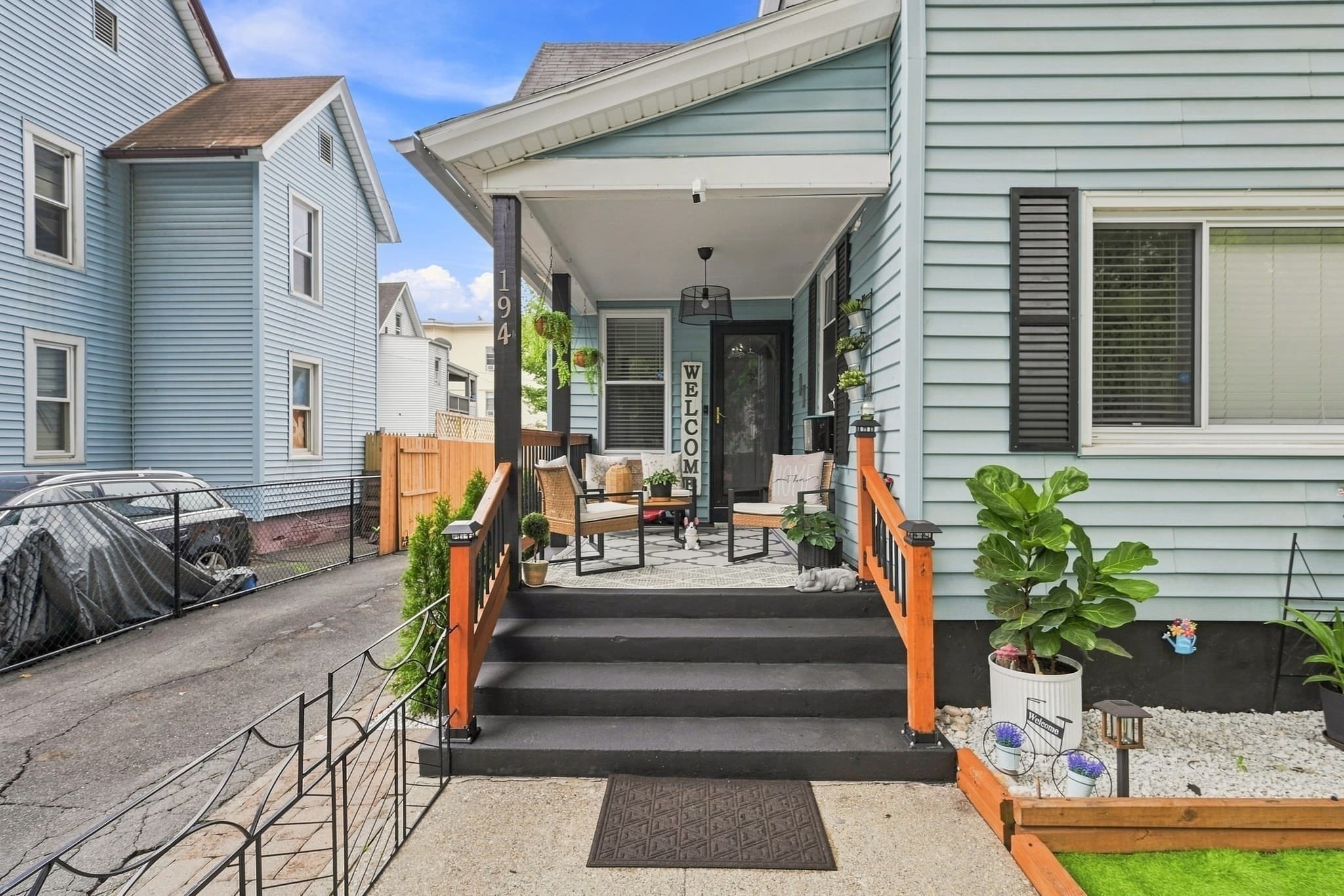 Single Family Residence at 194 Massasoit St, Springfield MA 01107, photo 5 of 40