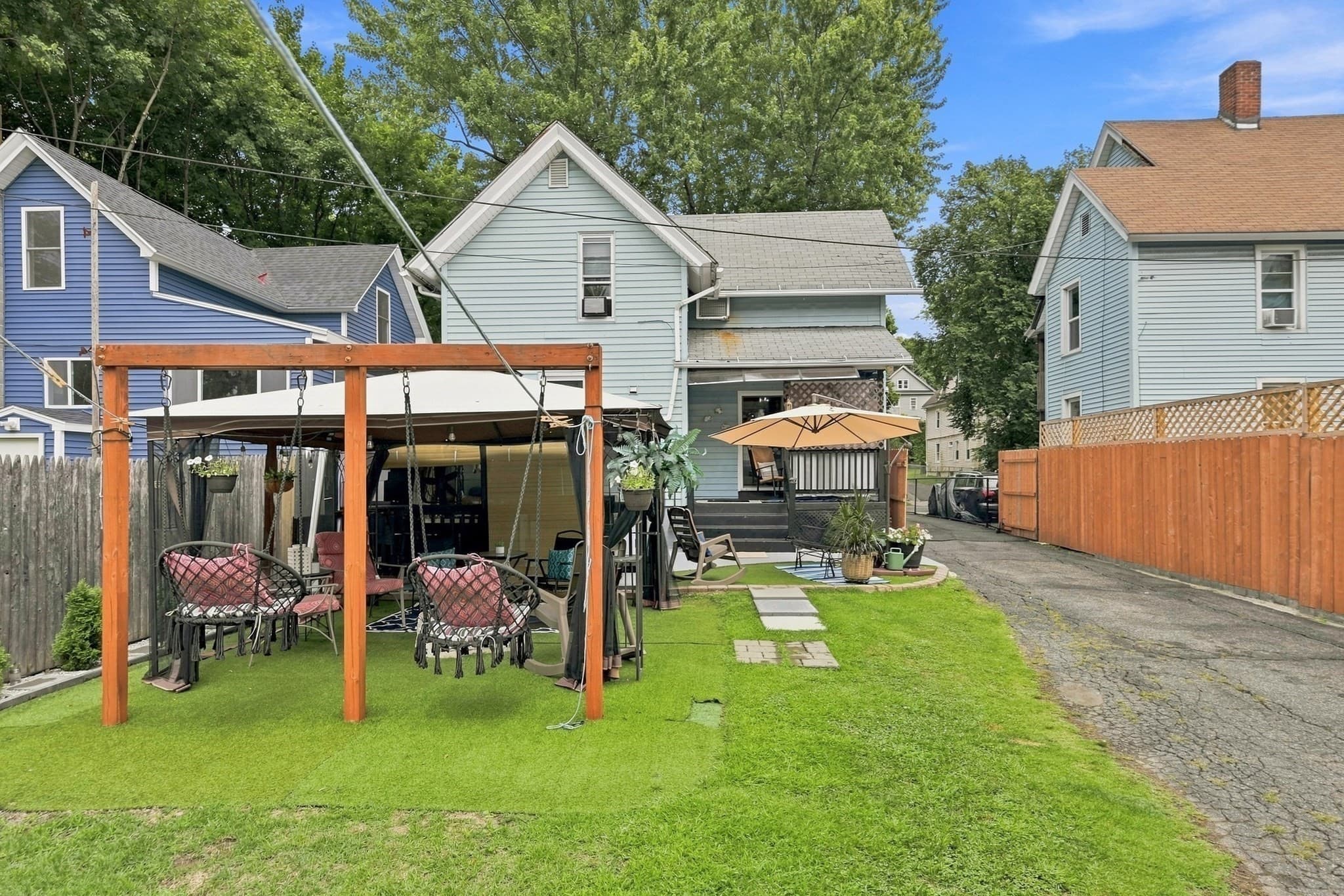 Single Family Residence at 194 Massasoit St, Springfield MA 01107, photo 33 of 40