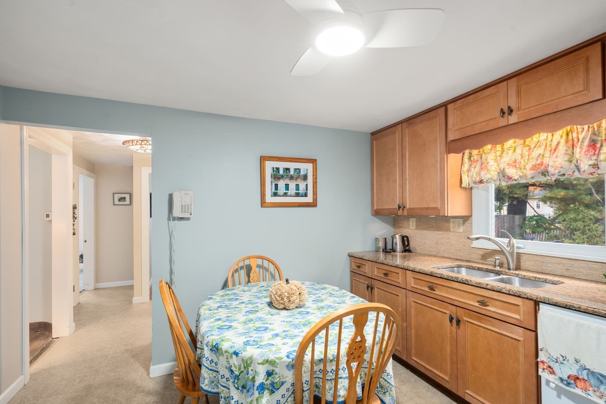 Single Family Residence at 89 Eddy St, Springfield MA 01104, photo 9 of 42