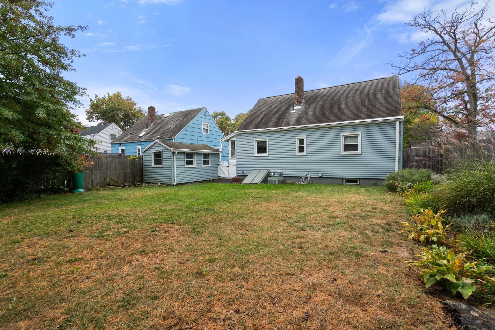 Single Family Residence at 89 Eddy St, Springfield MA 01104, photo 39 of 42