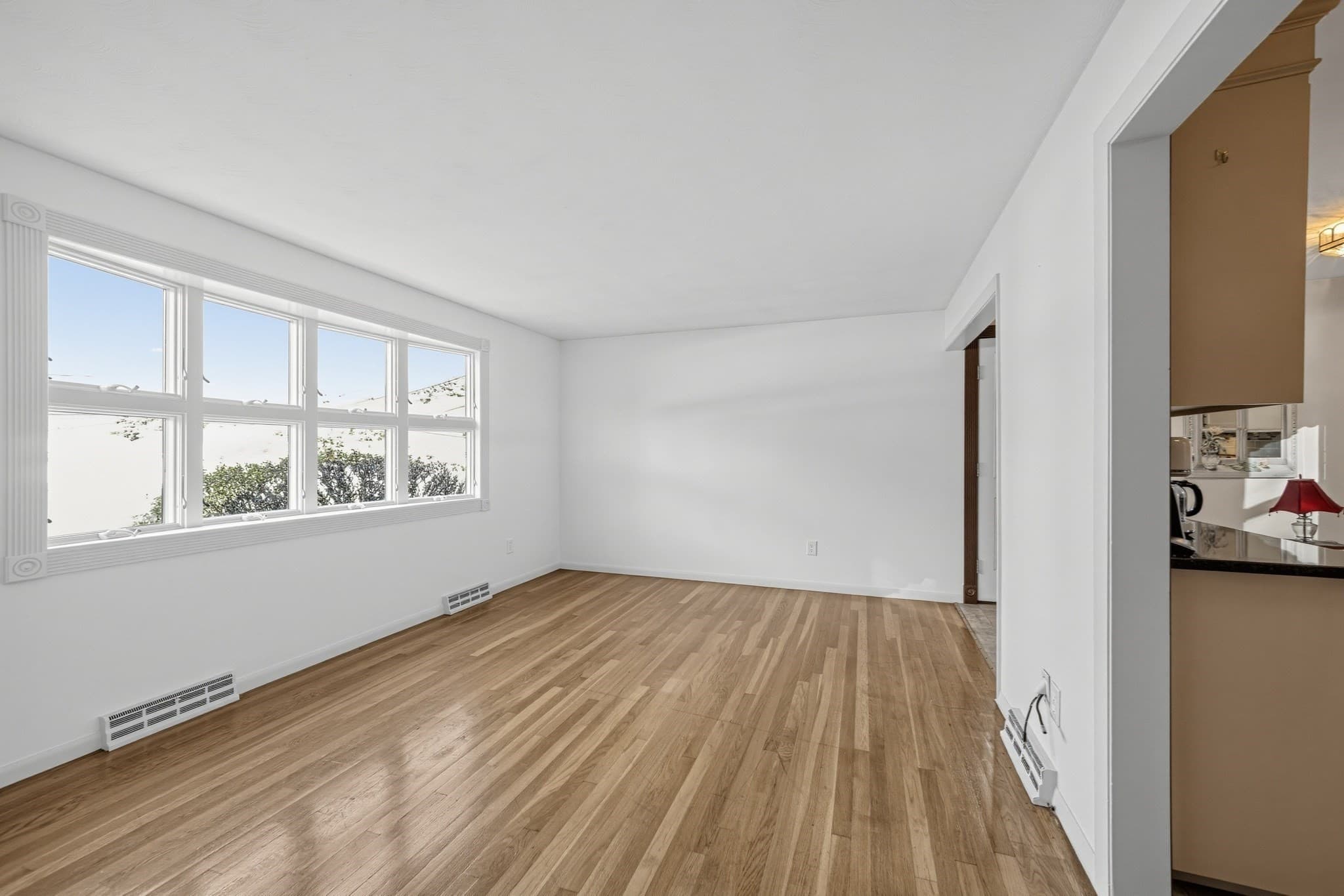 Single Family Residence at 7 Phyllis Drive, Billerica MA 01821, photo 12 of 34