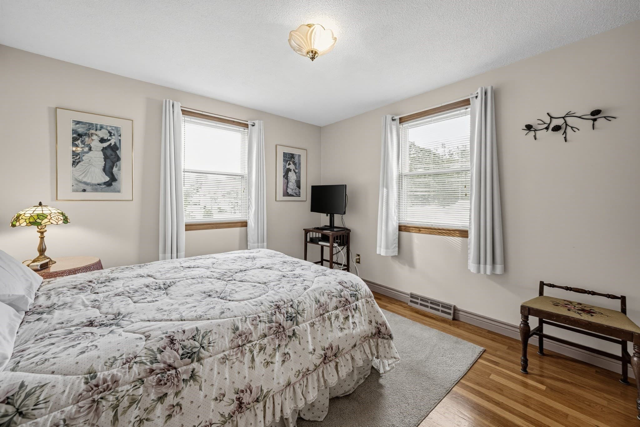 Single Family Residence at 7 Phyllis Drive, Billerica MA 01821, photo 15 of 34