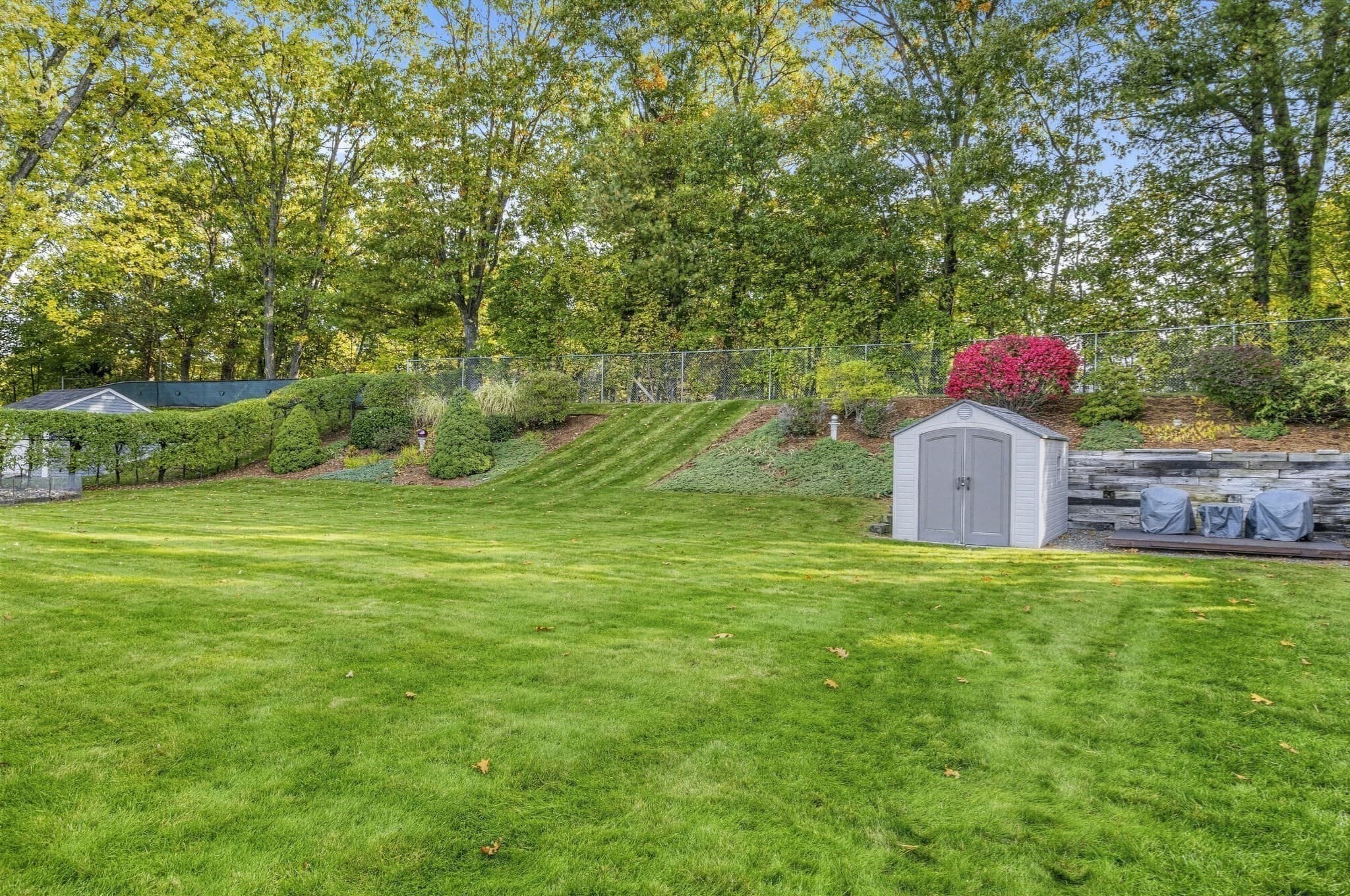 Single Family Residence at 7 Phyllis Drive, Billerica MA 01821, photo 4 of 34