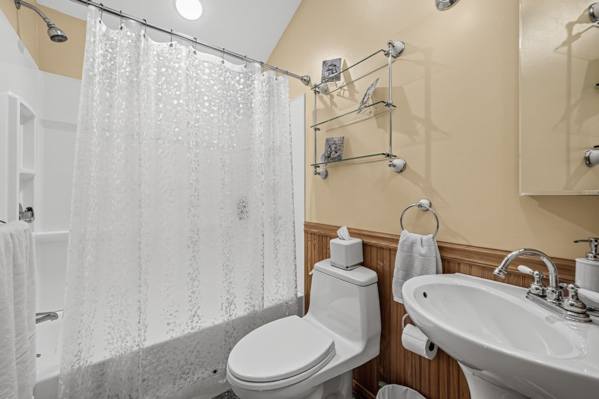 Single Family Residence at 7 Phyllis Drive, Billerica MA 01821, photo 21 of 34