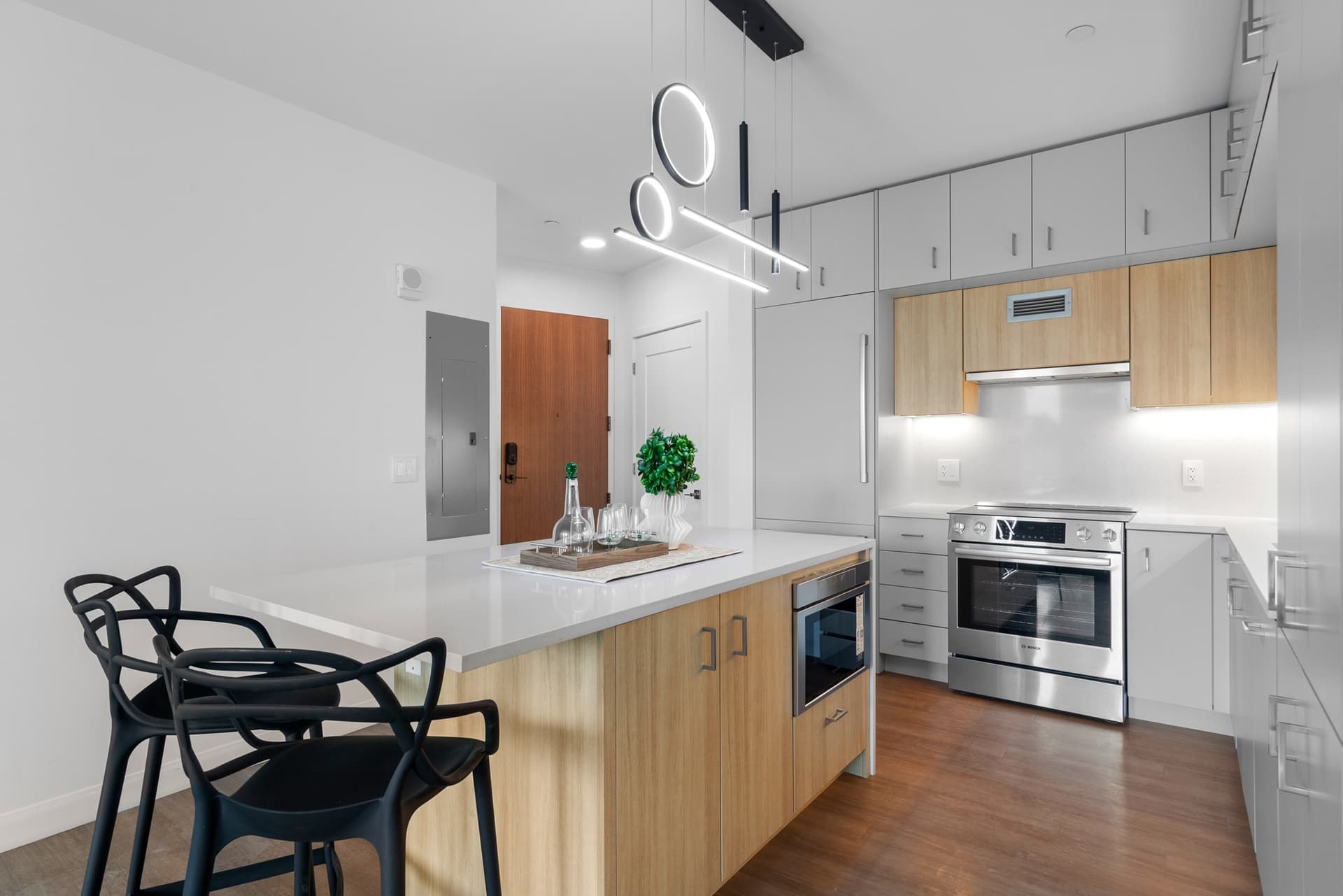 Apartment at 610 Hammond St # 204, Brookline MA 02467, photo 2 of 8