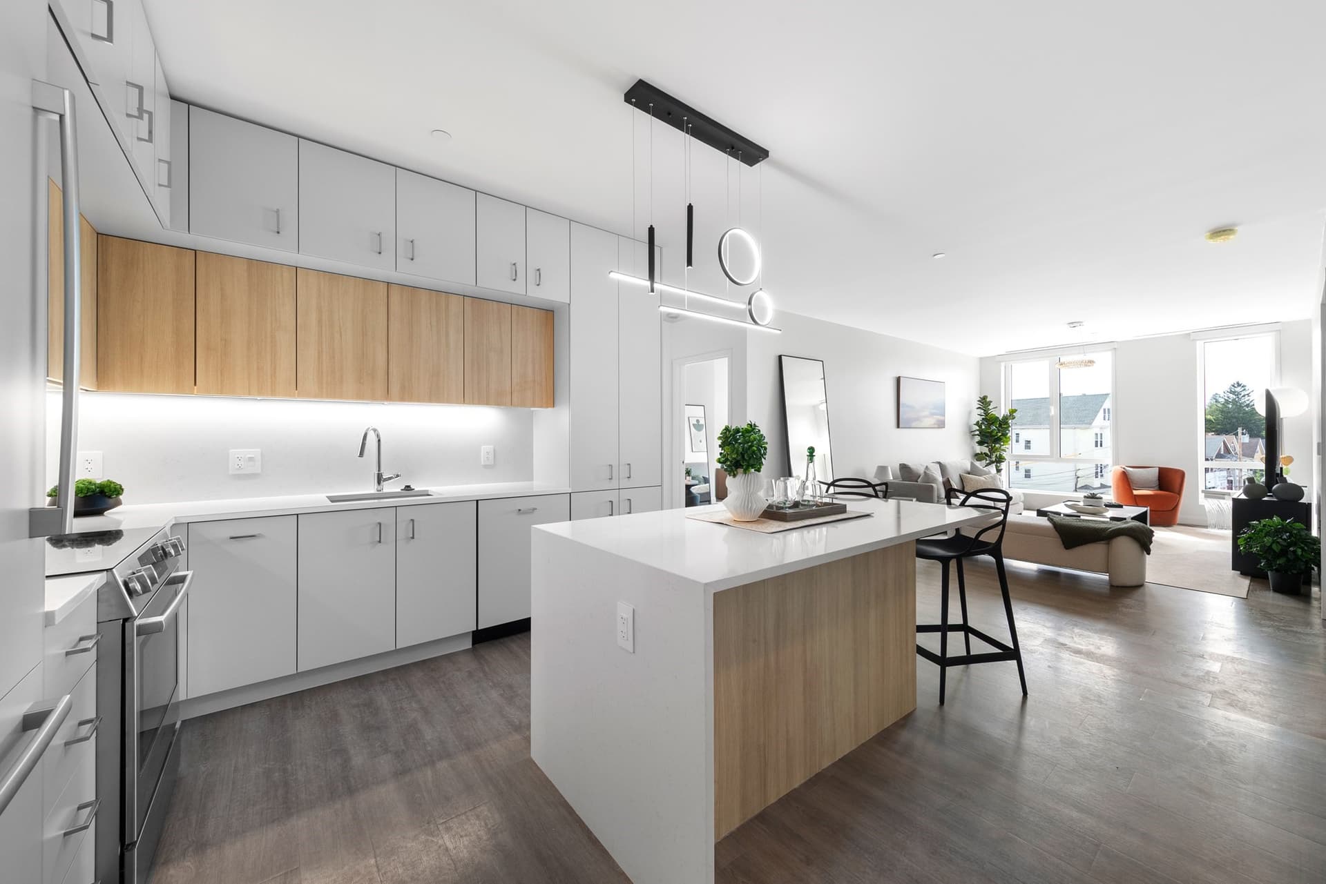 610 Hammond St # 204, Brookline MA 02467