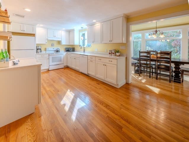 Single Family Residence at 5 Pomeroy Rd, Andover MA 01810, photo 13 of 42
