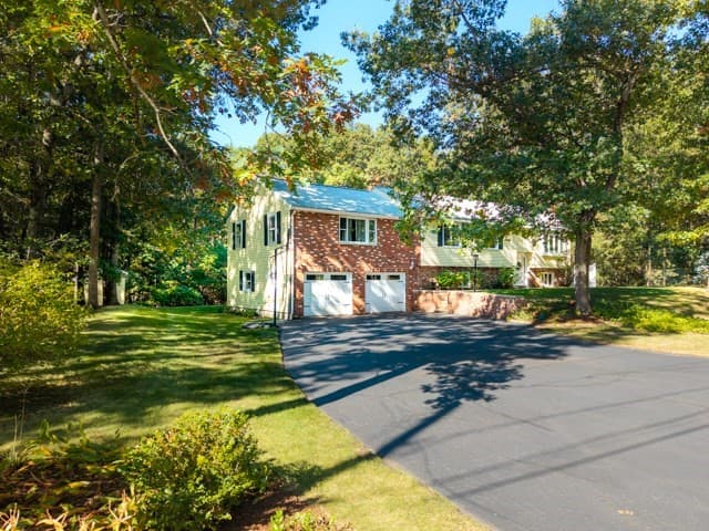 5 Pomeroy Rd, Andover MA 01810
