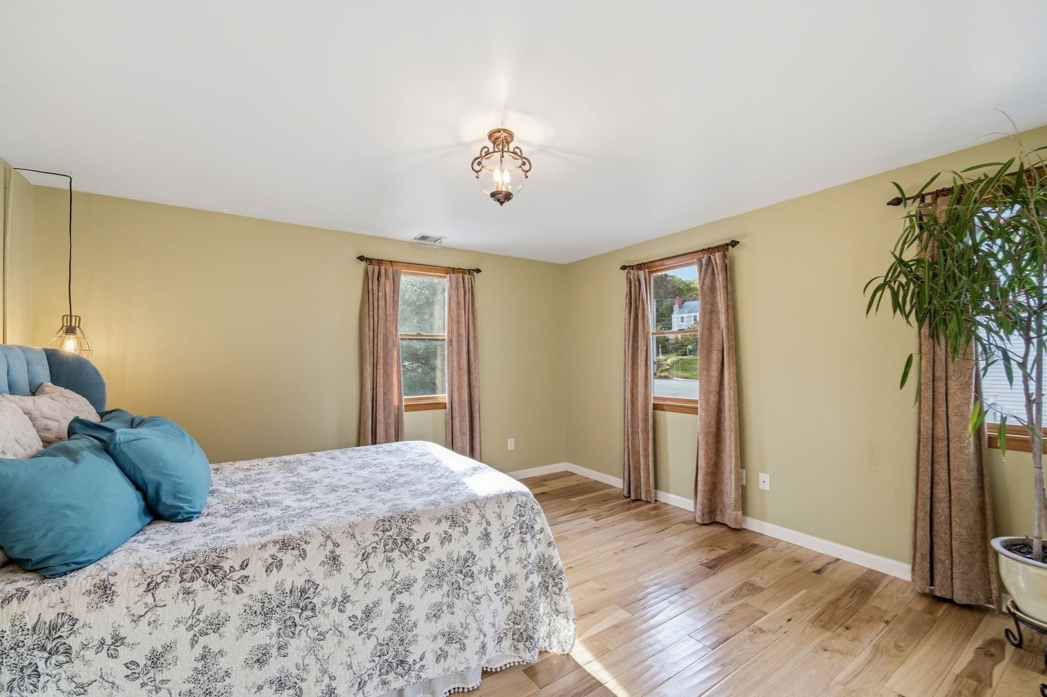 Single Family Residence at 9 Sutherland Rd, Lexington MA 02421, photo 26 of 37
