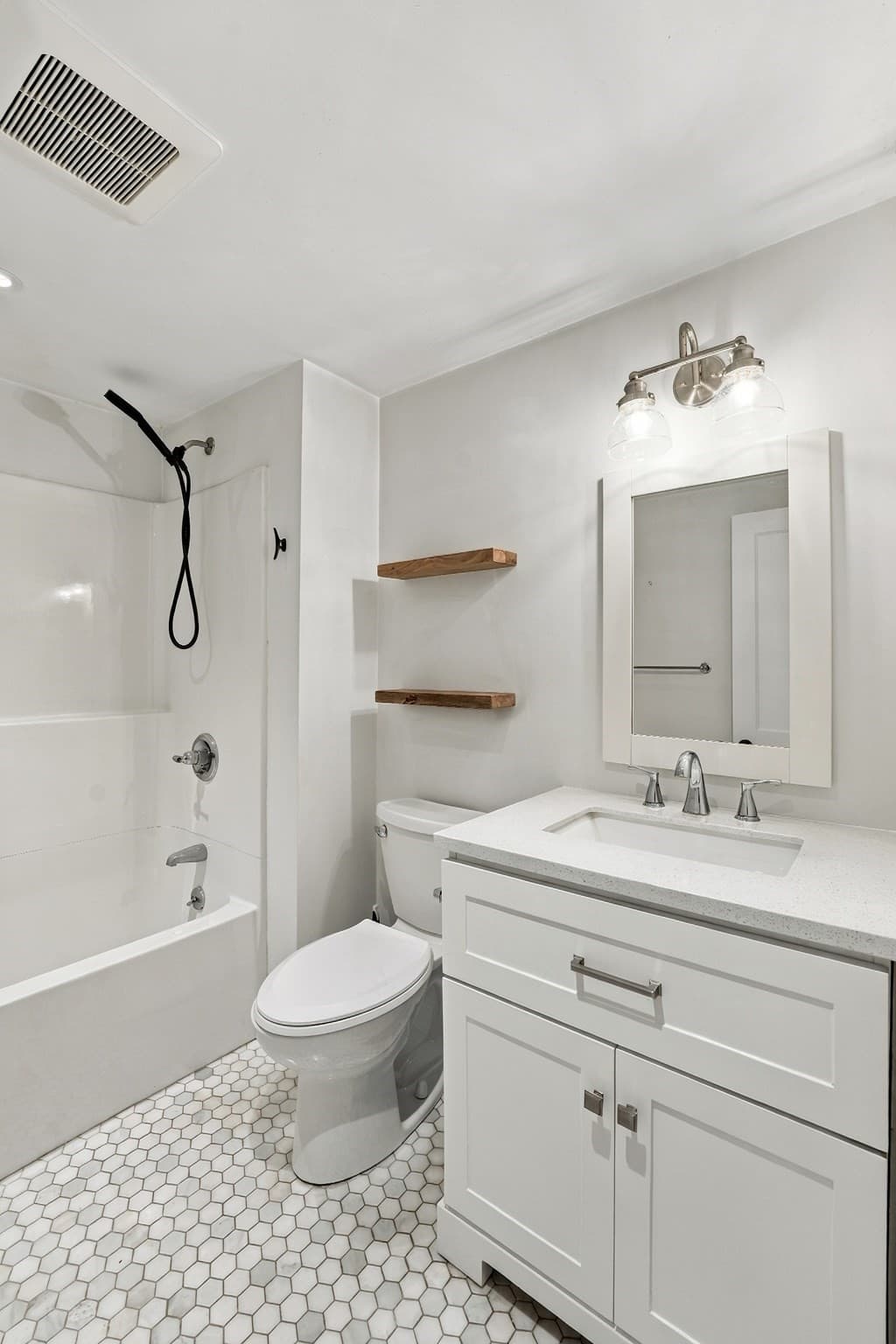 Single Family Residence at 35 Fay Rd, Scituate MA 02066, photo 15 of 23