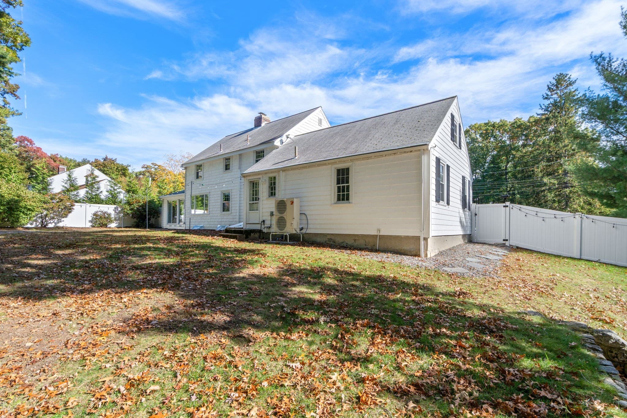 Single Family Residence at 14 Longfellow Rd, Norwood MA 02062, photo 5 of 41