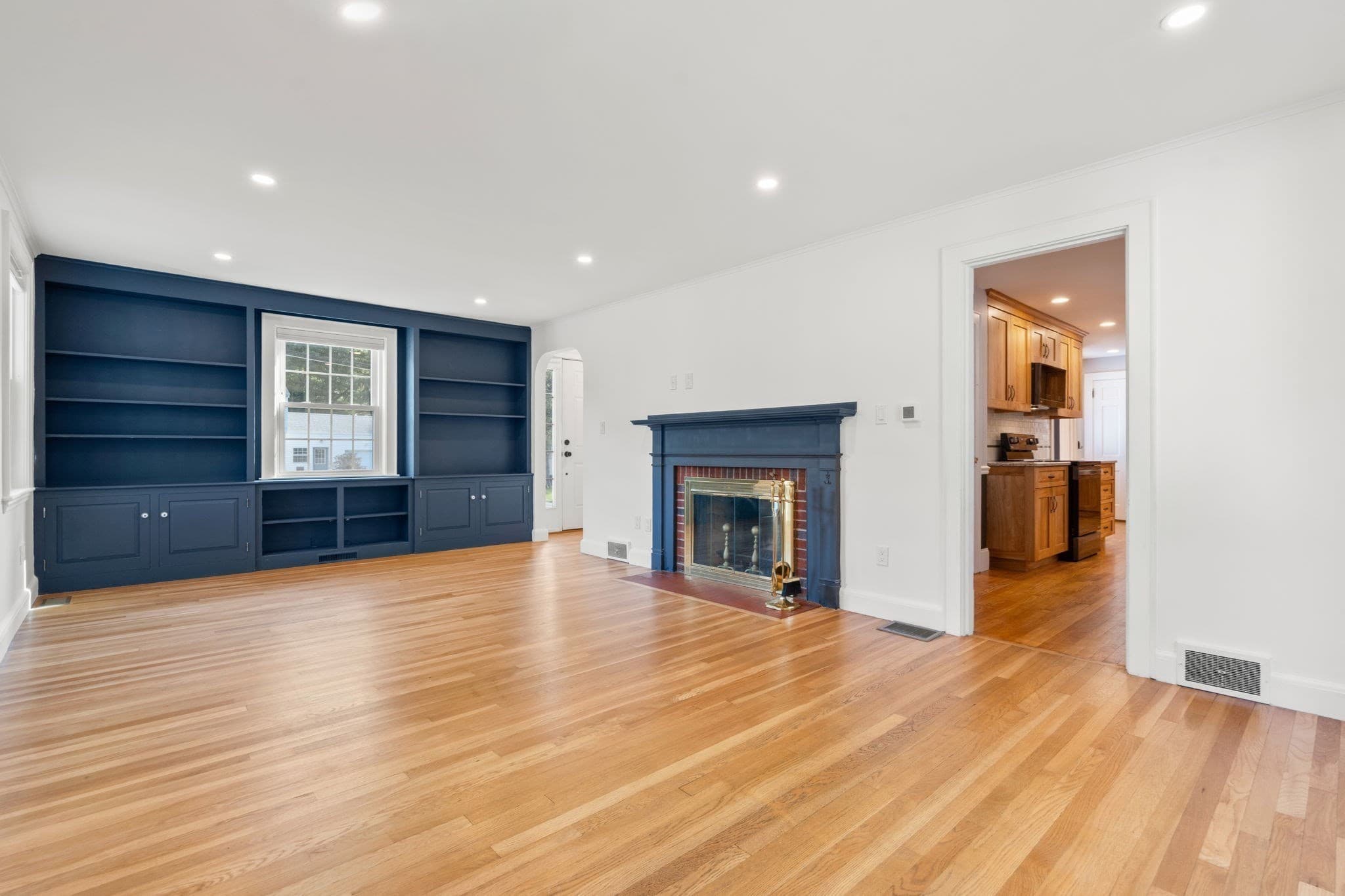 Single Family Residence at 14 Longfellow Rd, Norwood MA 02062, photo 14 of 41
