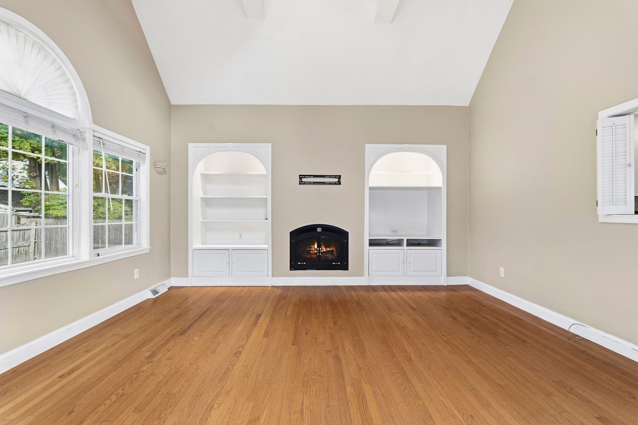 Single Family Residence at 37 Jordan St, Beverly MA 01915, photo 2 of 27
