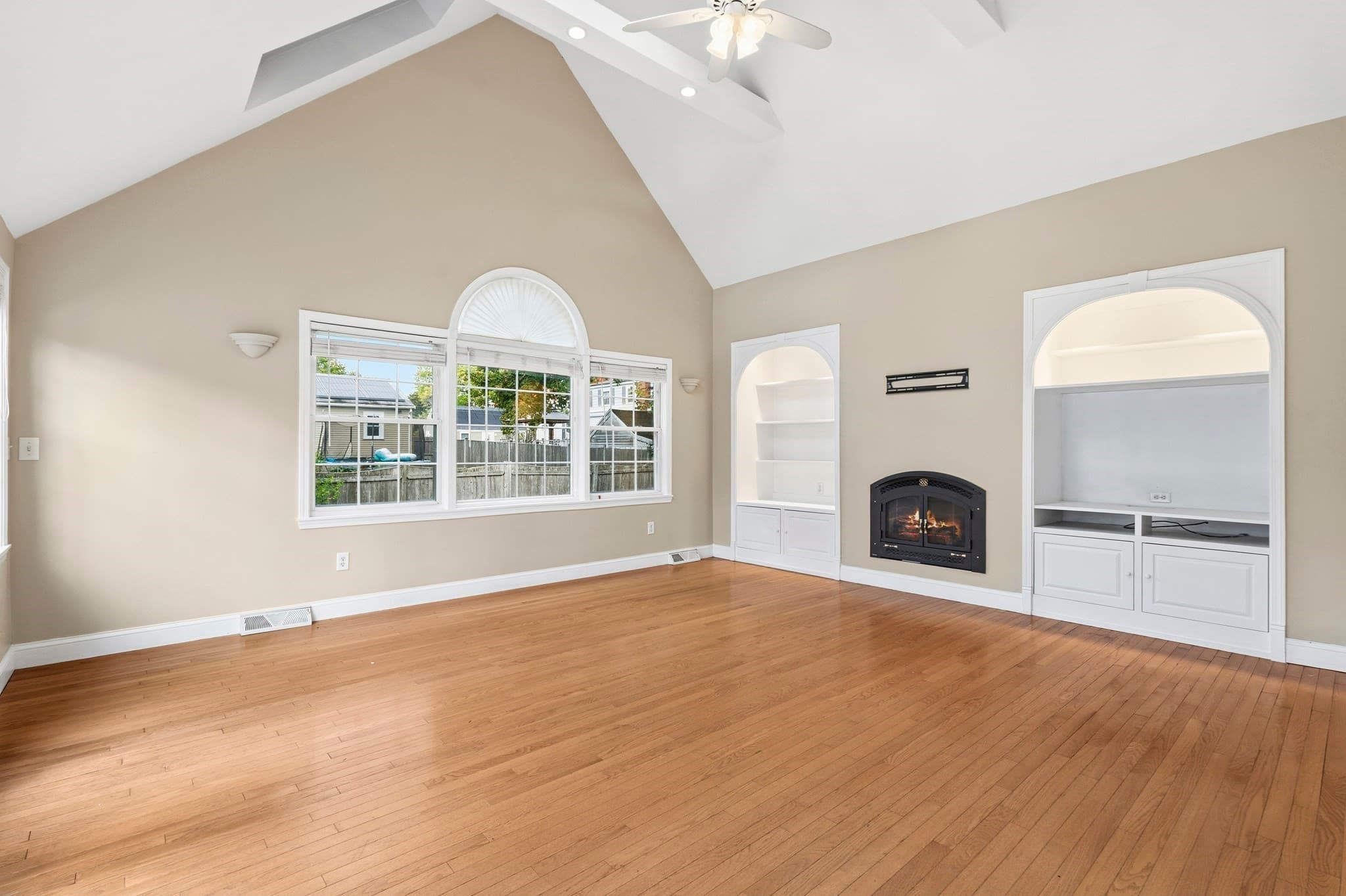 Single Family Residence at 37 Jordan St, Beverly MA 01915, photo 3 of 27
