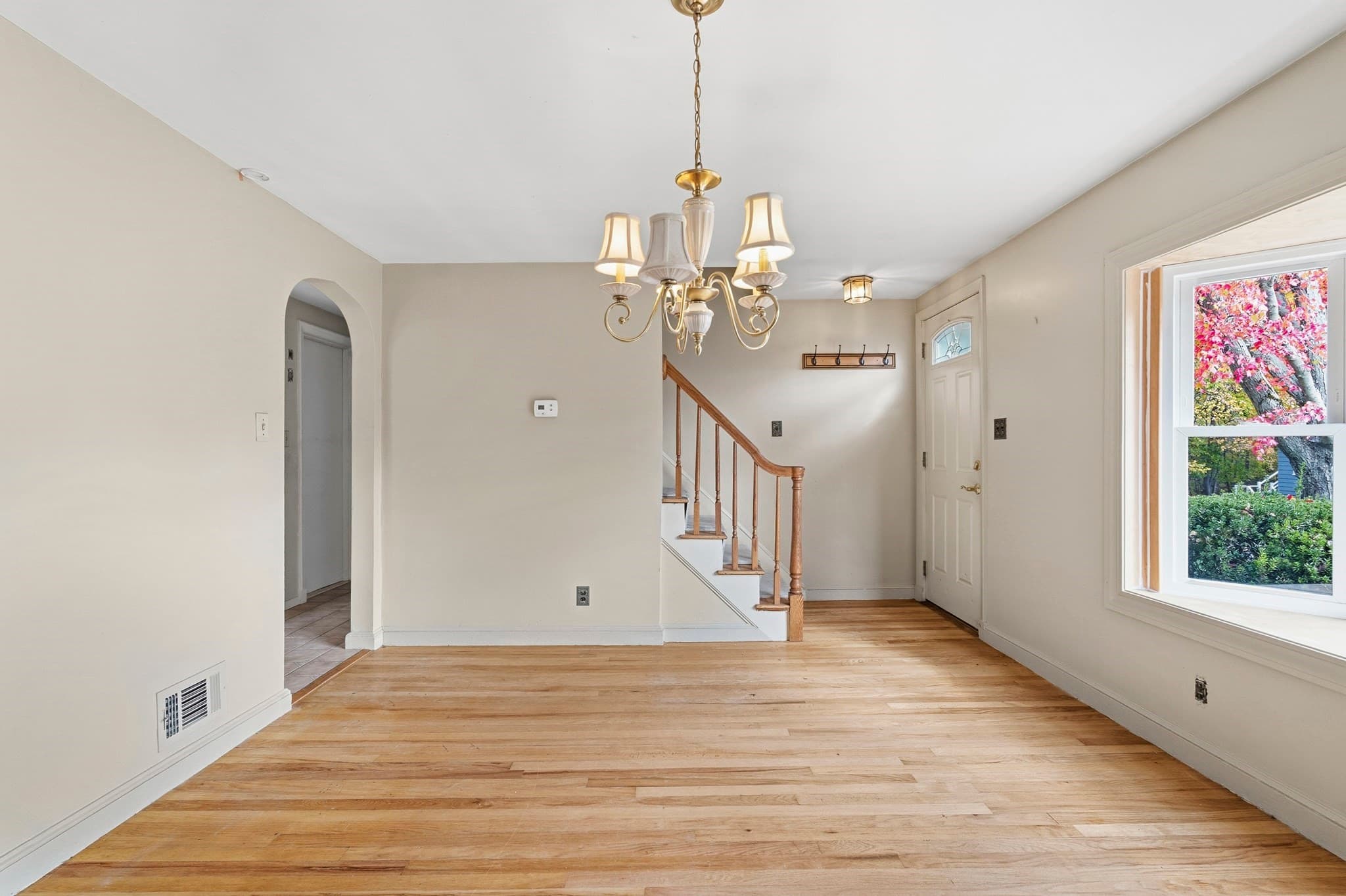 Single Family Residence at 37 Jordan St, Beverly MA 01915, photo 14 of 27
