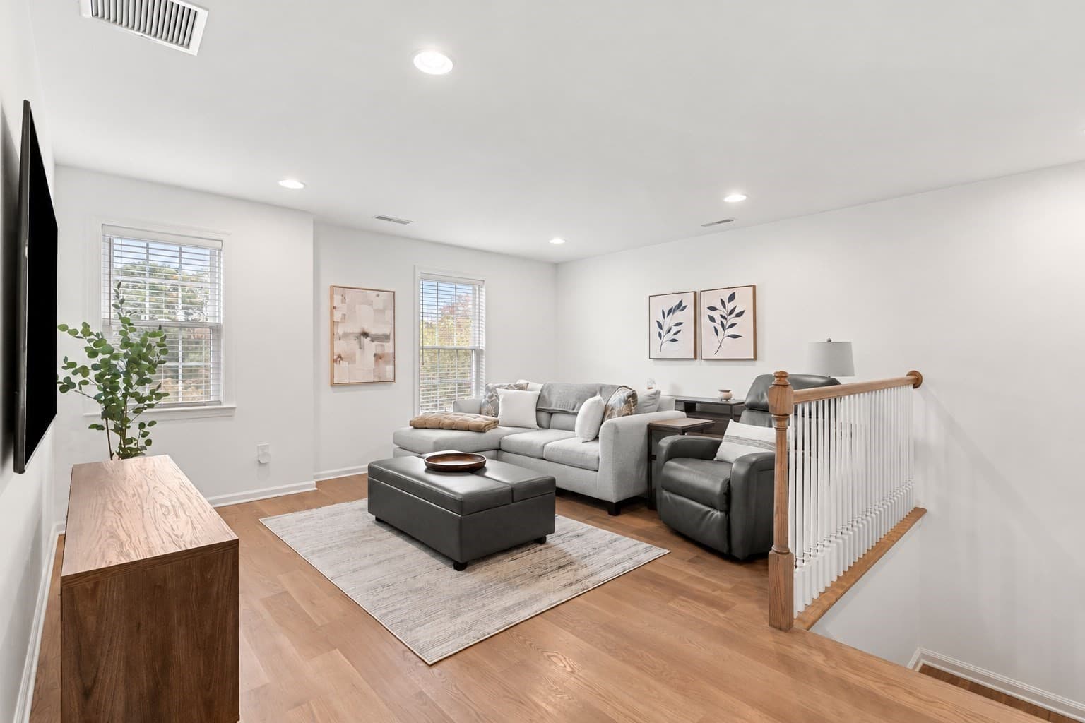 Single Family Residence at 33 Skyhawk Cir, Weymouth MA 02190, photo 17 of 40