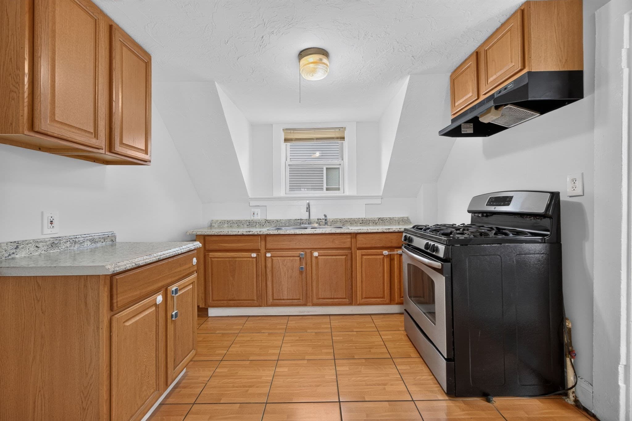 Multi Family at 48 Breed St, Lynn MA 01902, photo 18 of 42