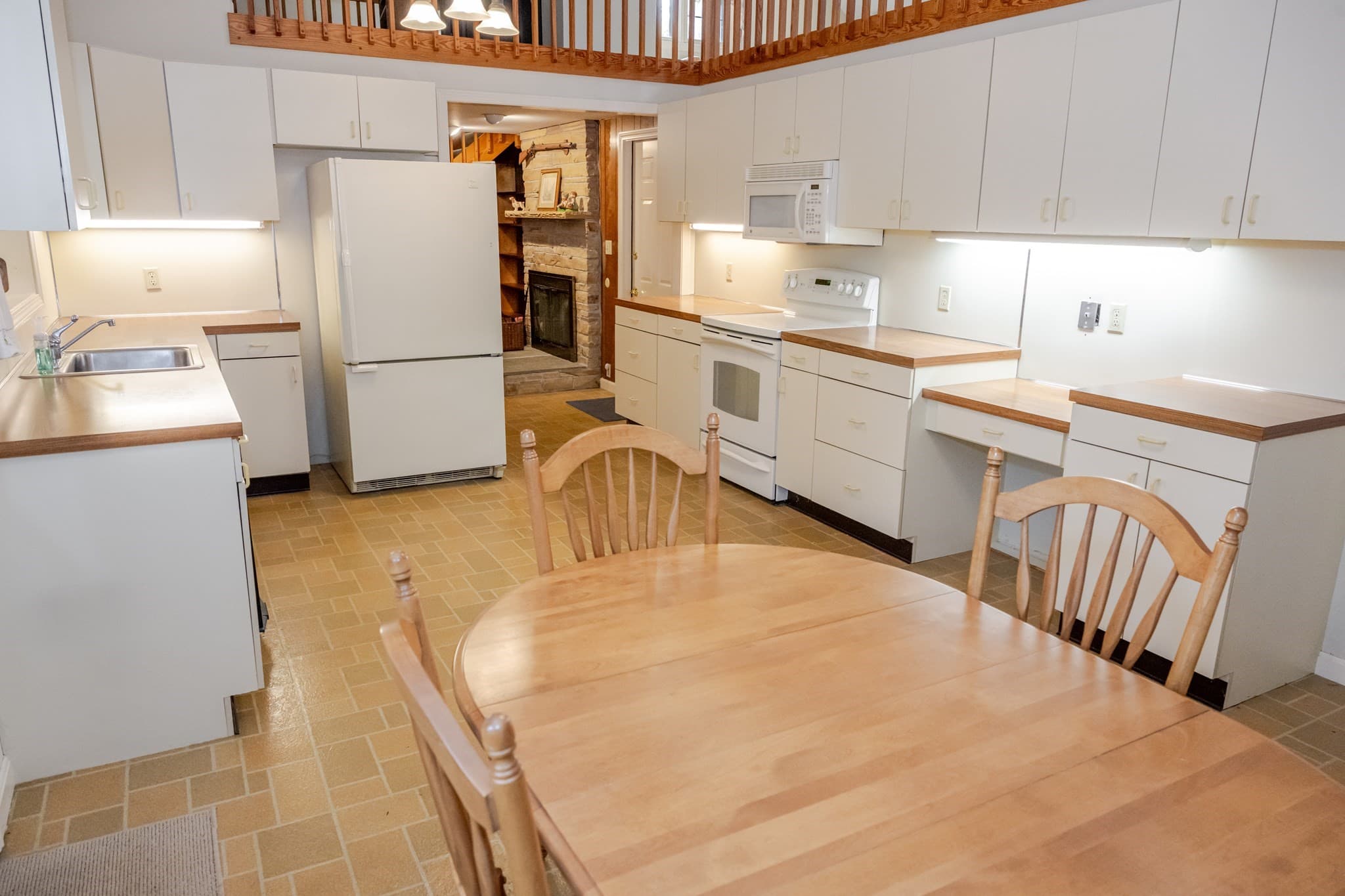 Single Family Residence at 109 Russell Lane, Abington MA 02351, photo 10 of 36