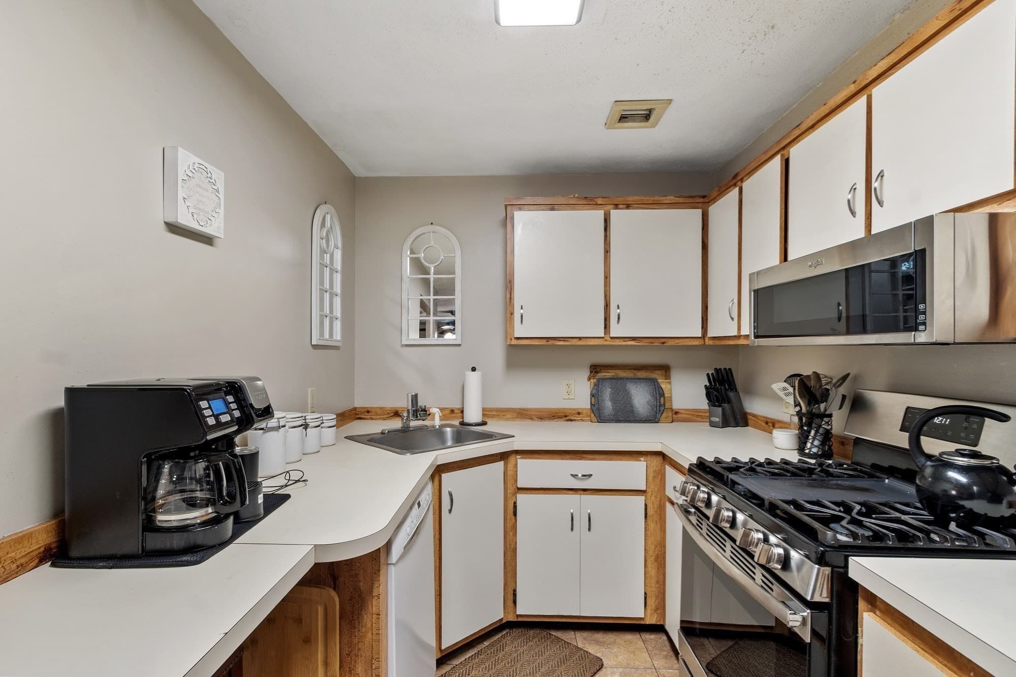 Condominium at 12 Village Ln # 45, Tyngsborough MA 01879, photo 10 of 31