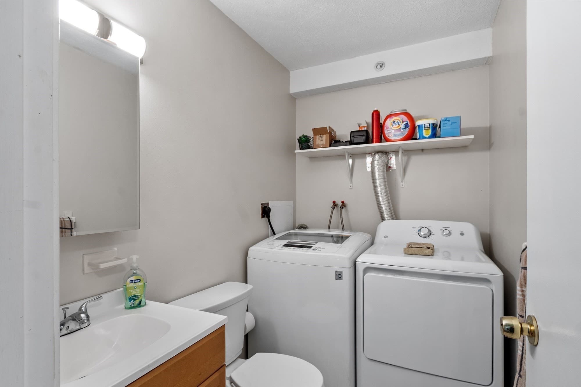 Condominium at 12 Village Ln # 45, Tyngsborough MA 01879, photo 14 of 31