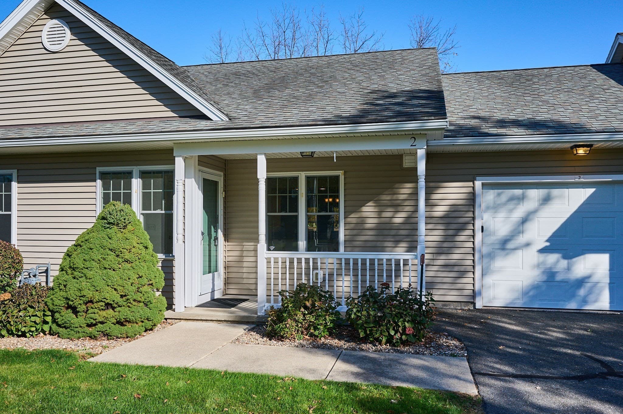 Condominium at 22 Pomeroy Meadow Rd # 2, Southampton MA 01073, photo 2 of 37