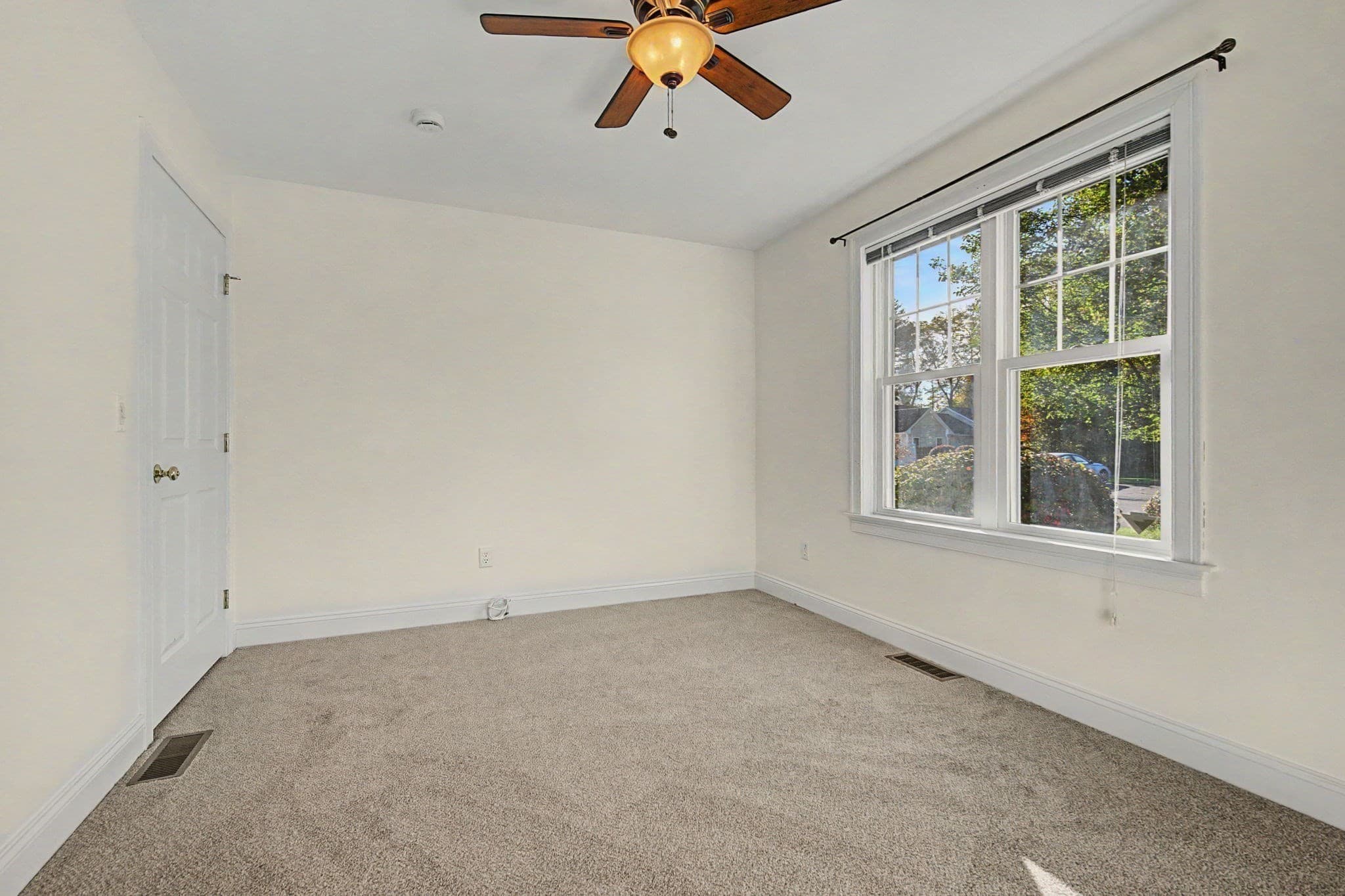 Condominium at 22 Pomeroy Meadow Rd # 2, Southampton MA 01073, photo 20 of 37