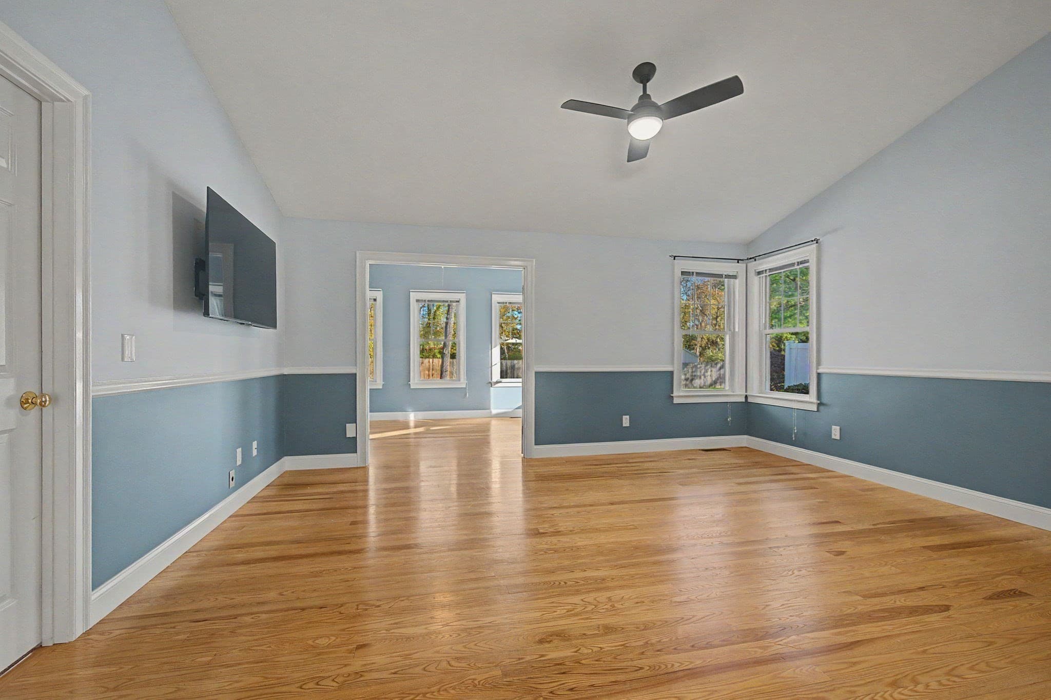 Condominium at 22 Pomeroy Meadow Rd # 2, Southampton MA 01073, photo 10 of 37